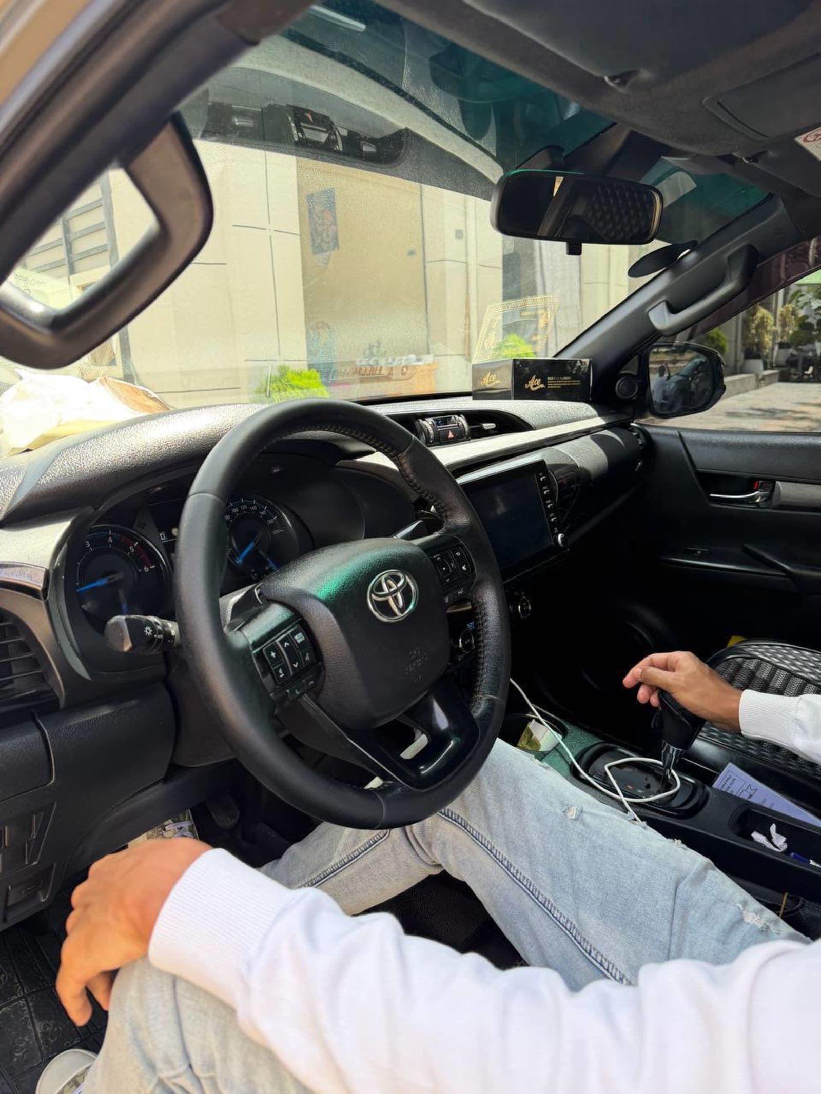 2021 Toyota Hilux Invincible X-Cab — photo 4
