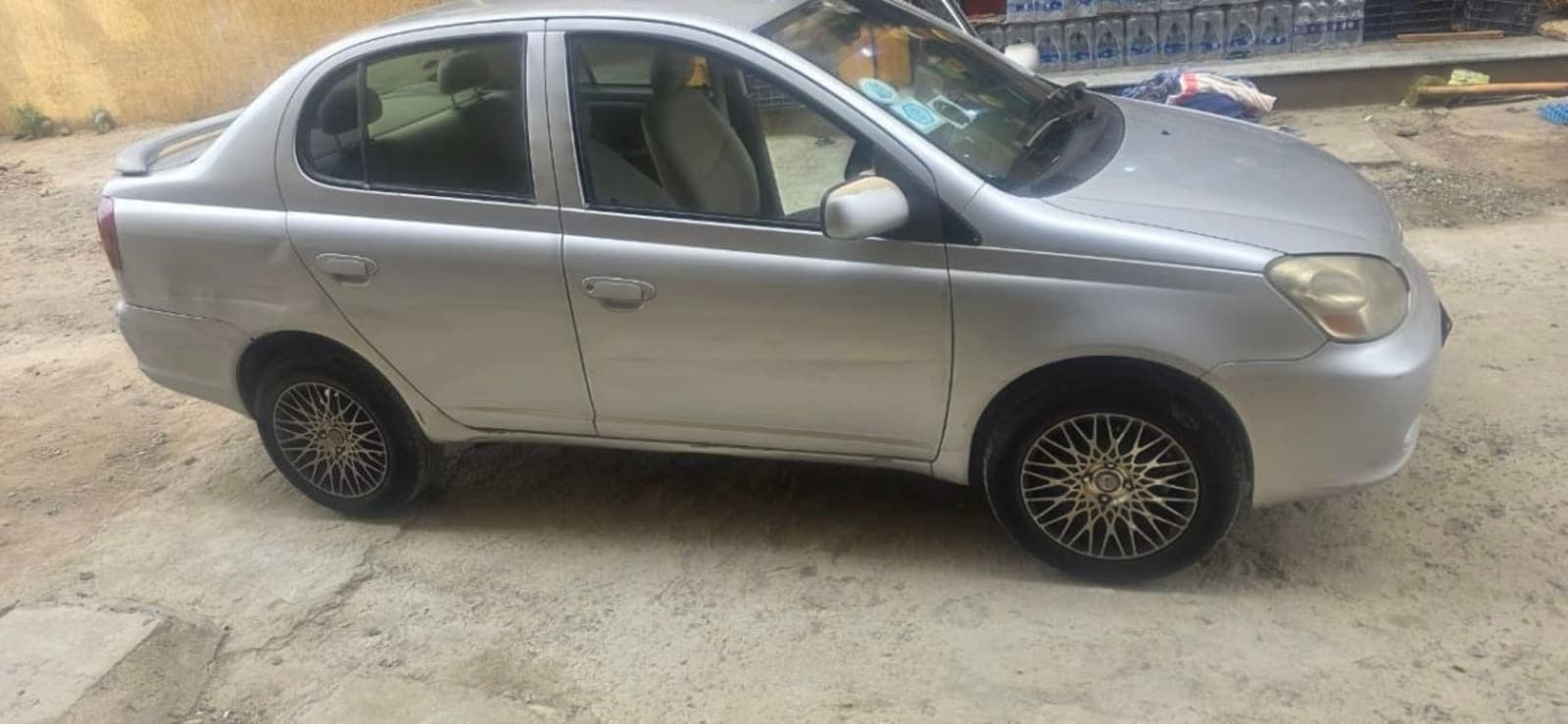 2005 Toyota Platz — photo 7