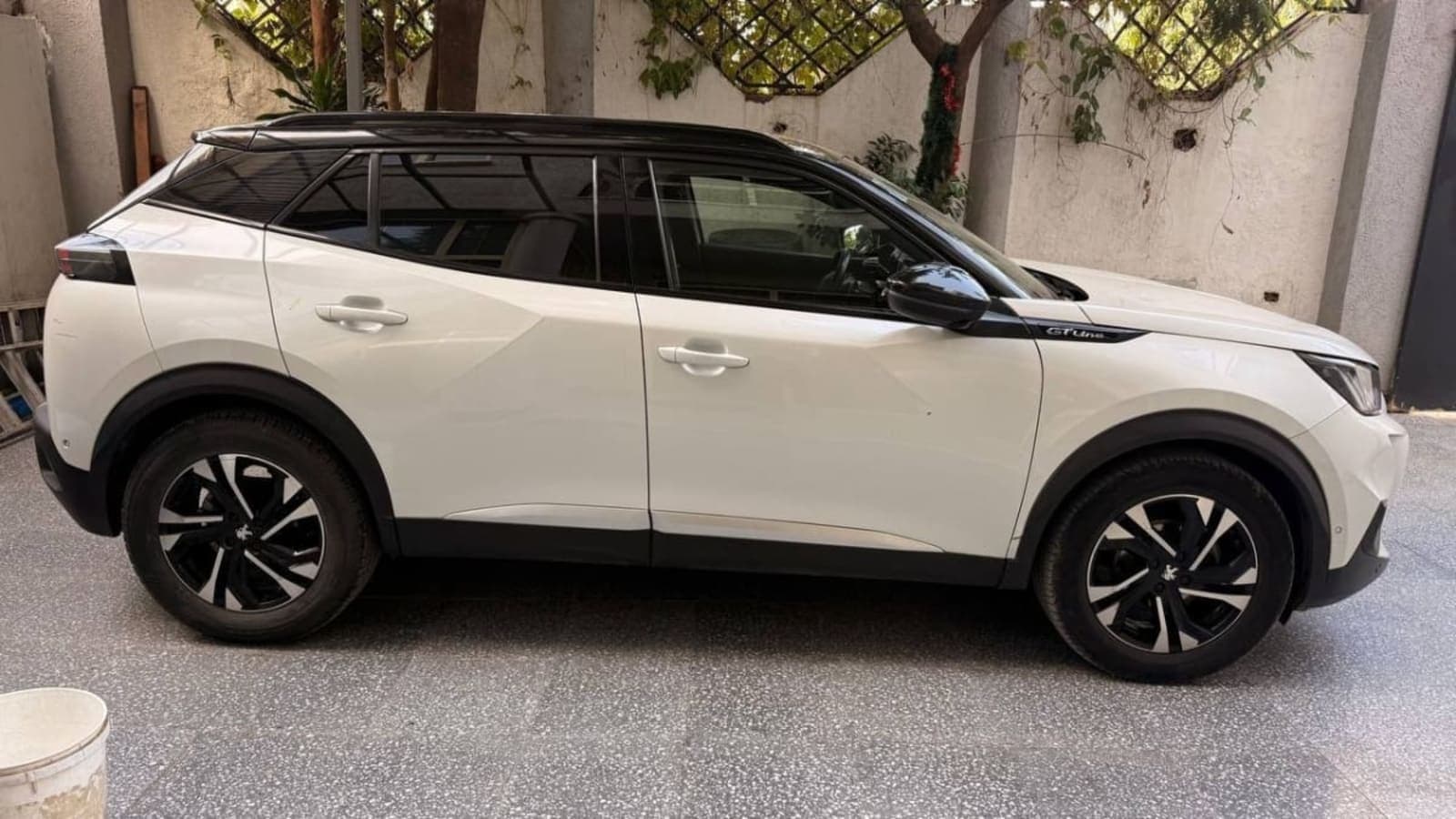 2020 Peugeot 2008 GT-Line — photo 2