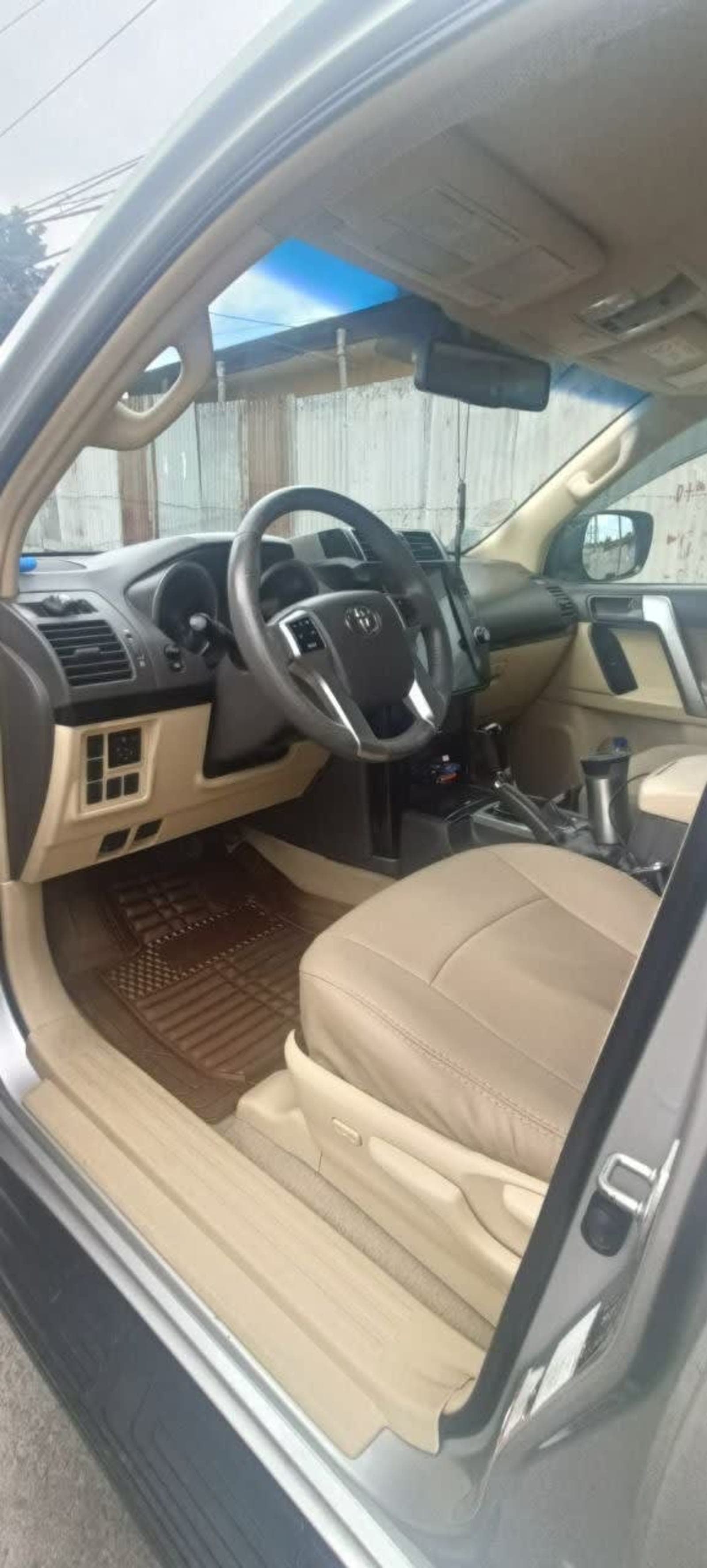 2014 Toyota Prado — photo 2