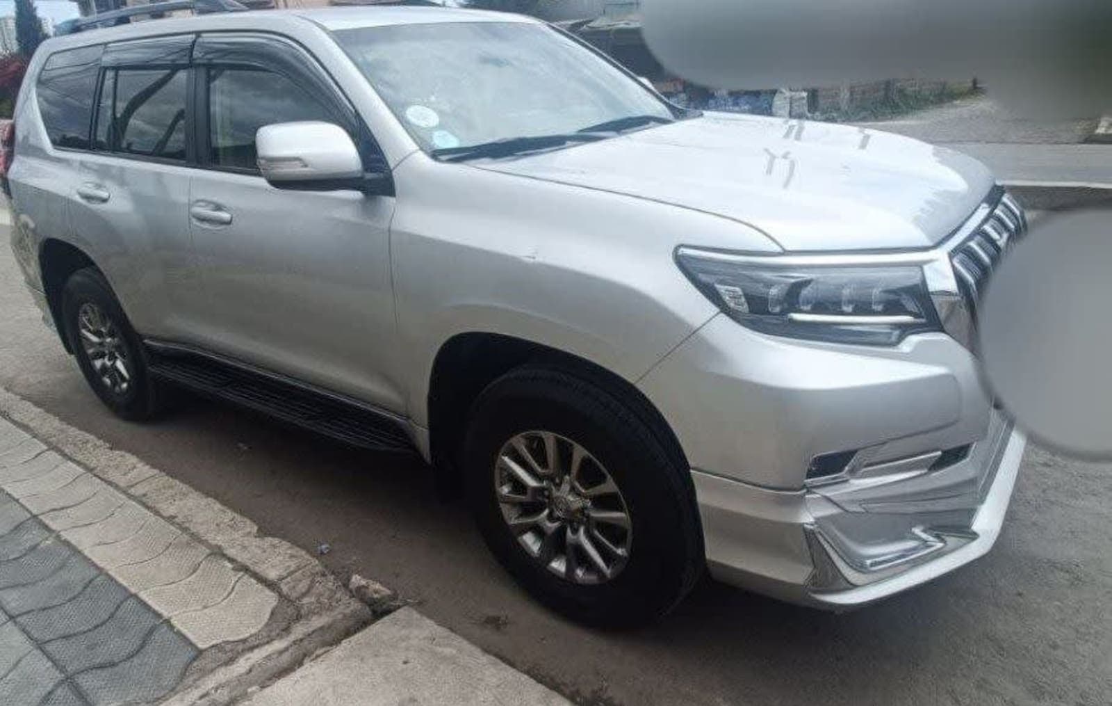 2014 Toyota Prado — photo 4