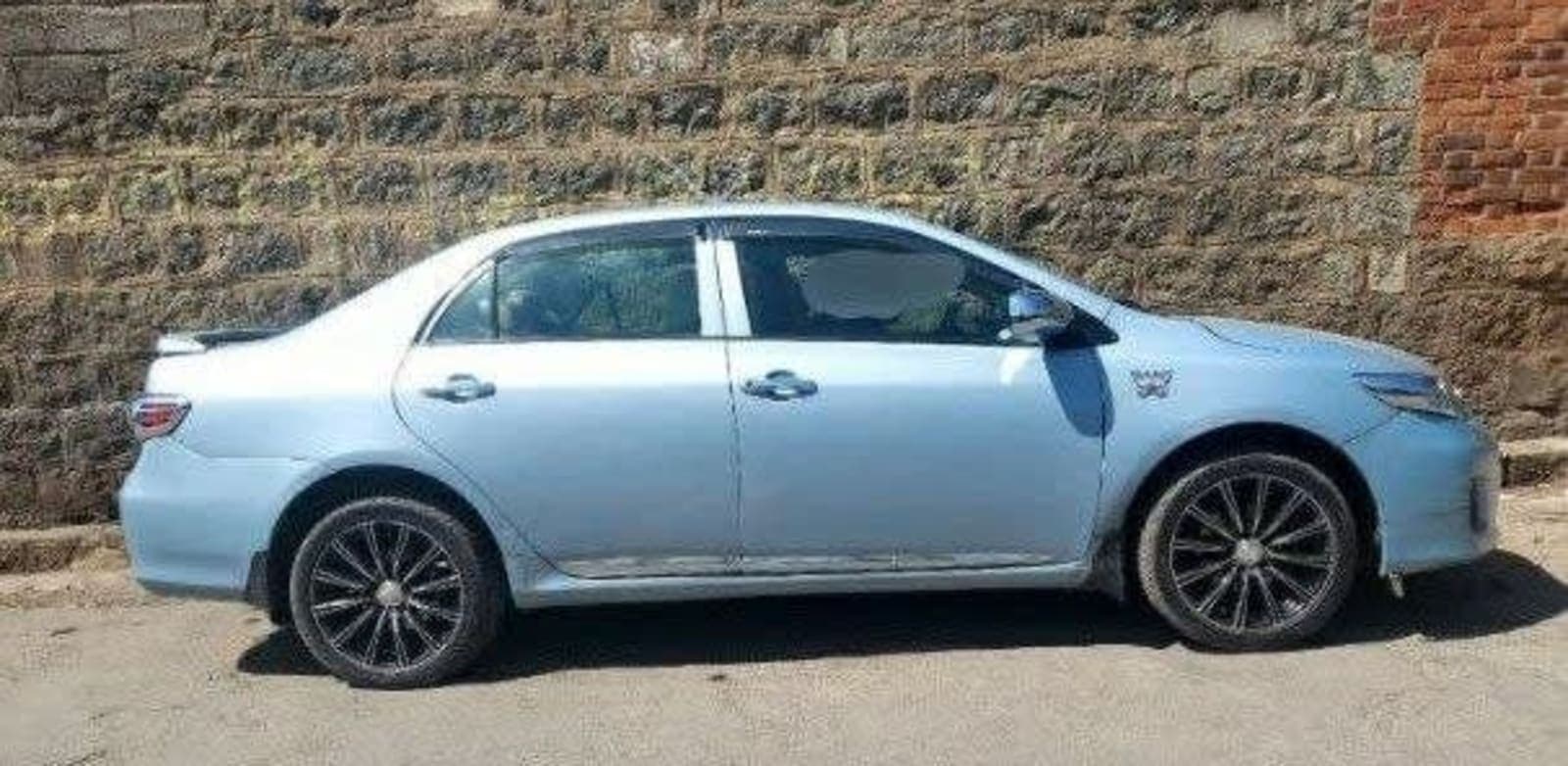 2010 Toyota Corolla โ photo 2
