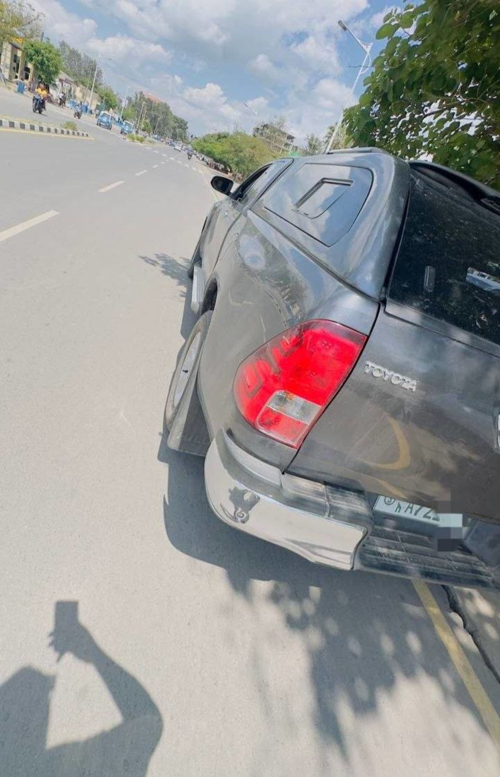 2016 Toyota Hilux Extra Cab — photo 1