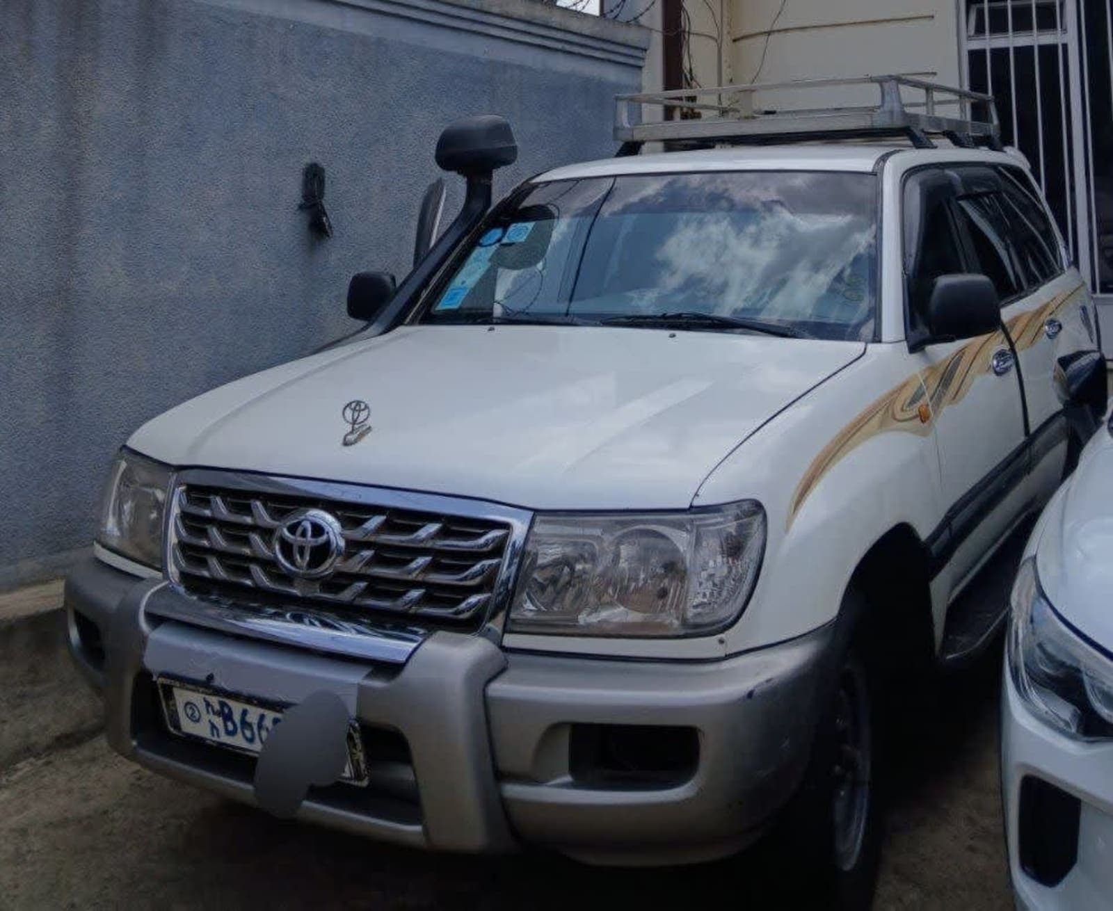 2007 TOYOTA LAND CRUISER 105 — photo 3