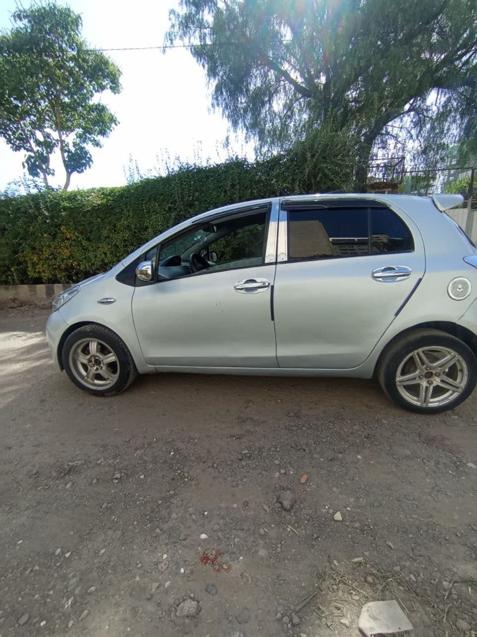 2007 Toyota Yaris Compact — photo 2