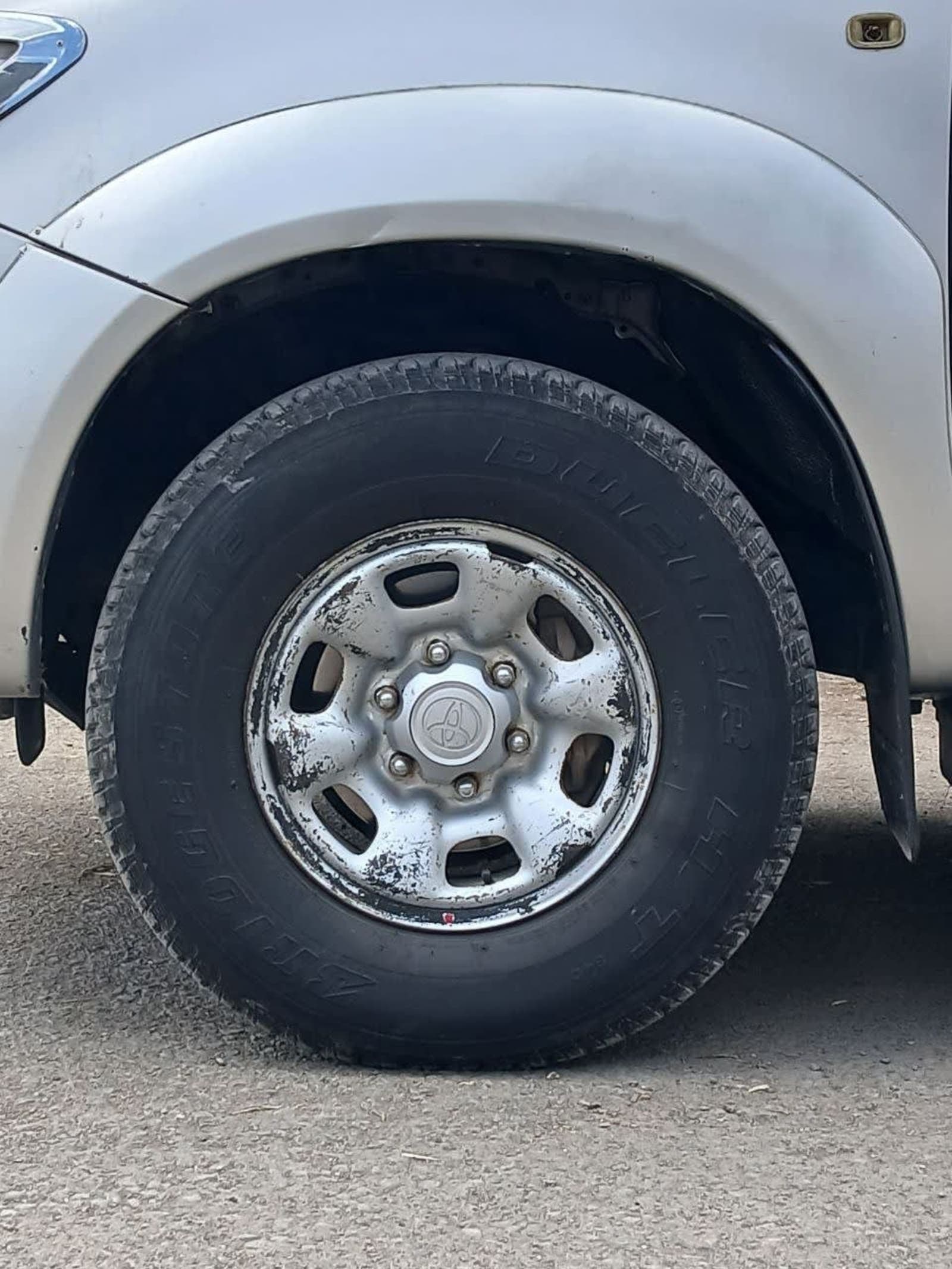 2012 Toyota Hilux Double Cab — photo 1