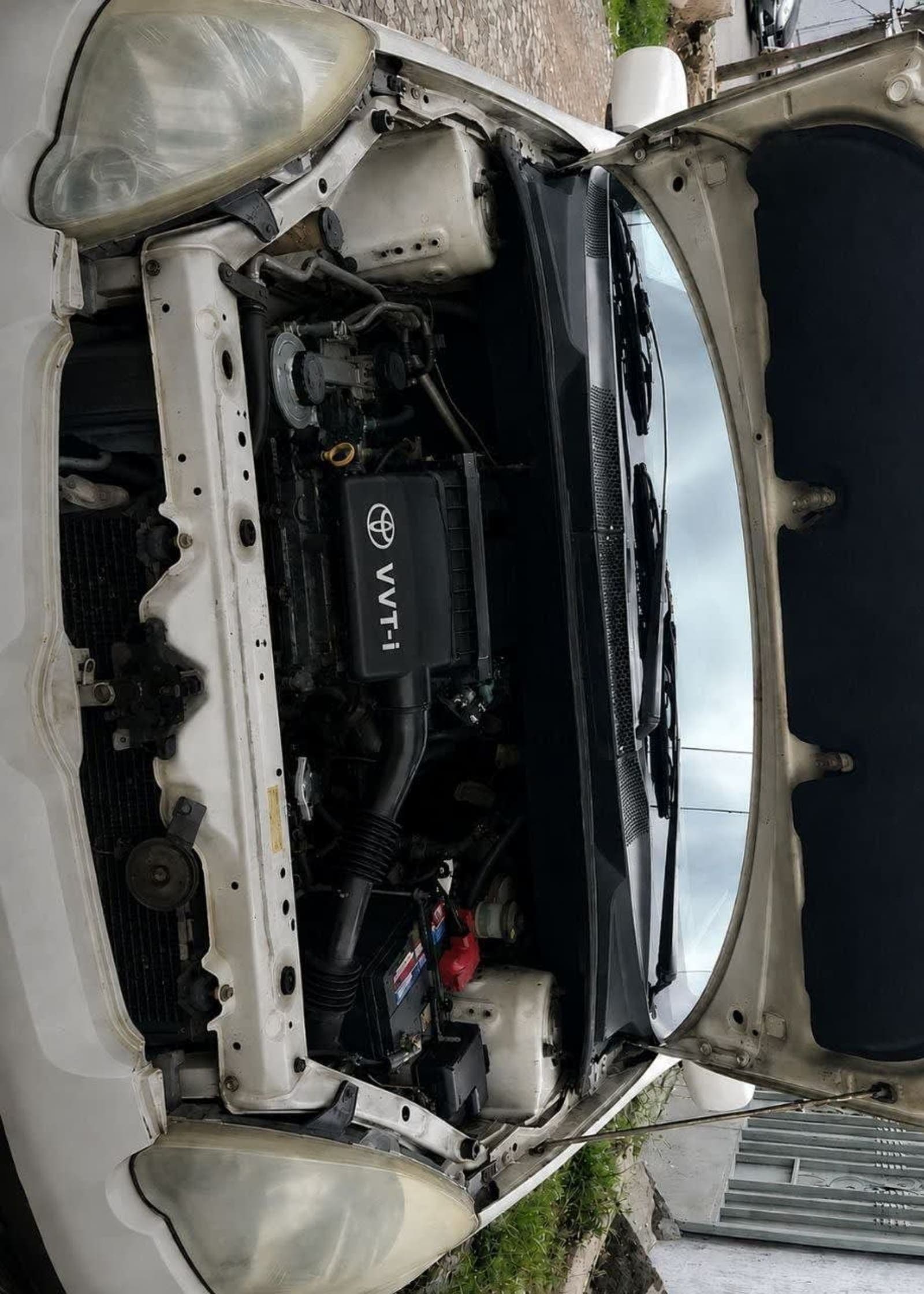 2004 Toyota Vitz — photo 3