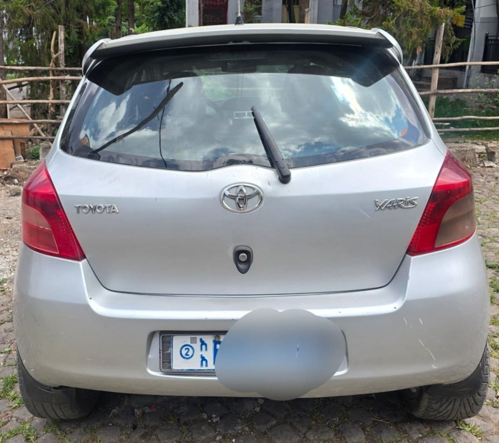 2006 Toyota Yaris Compact — photo 2