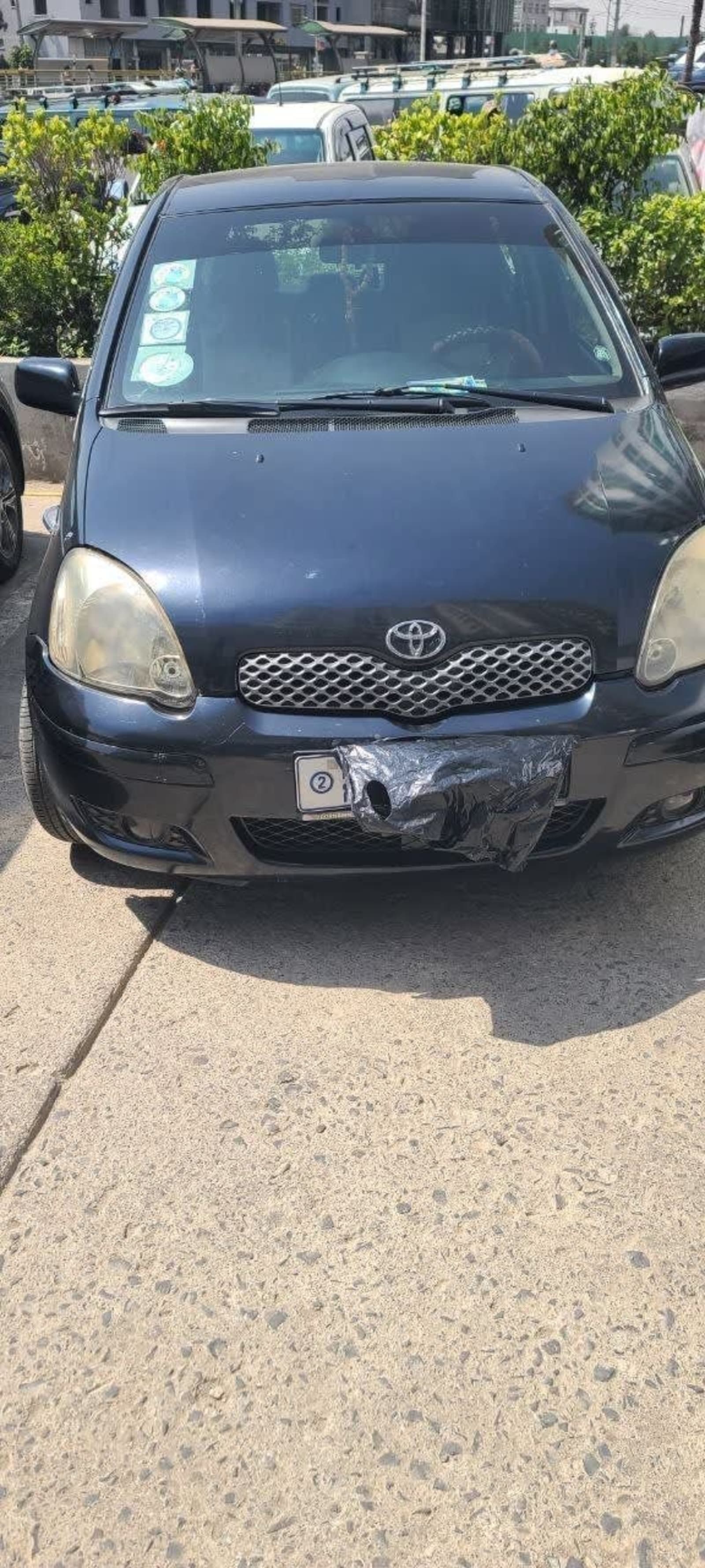 2004 Toyota Vitz Yaris — photo 1
