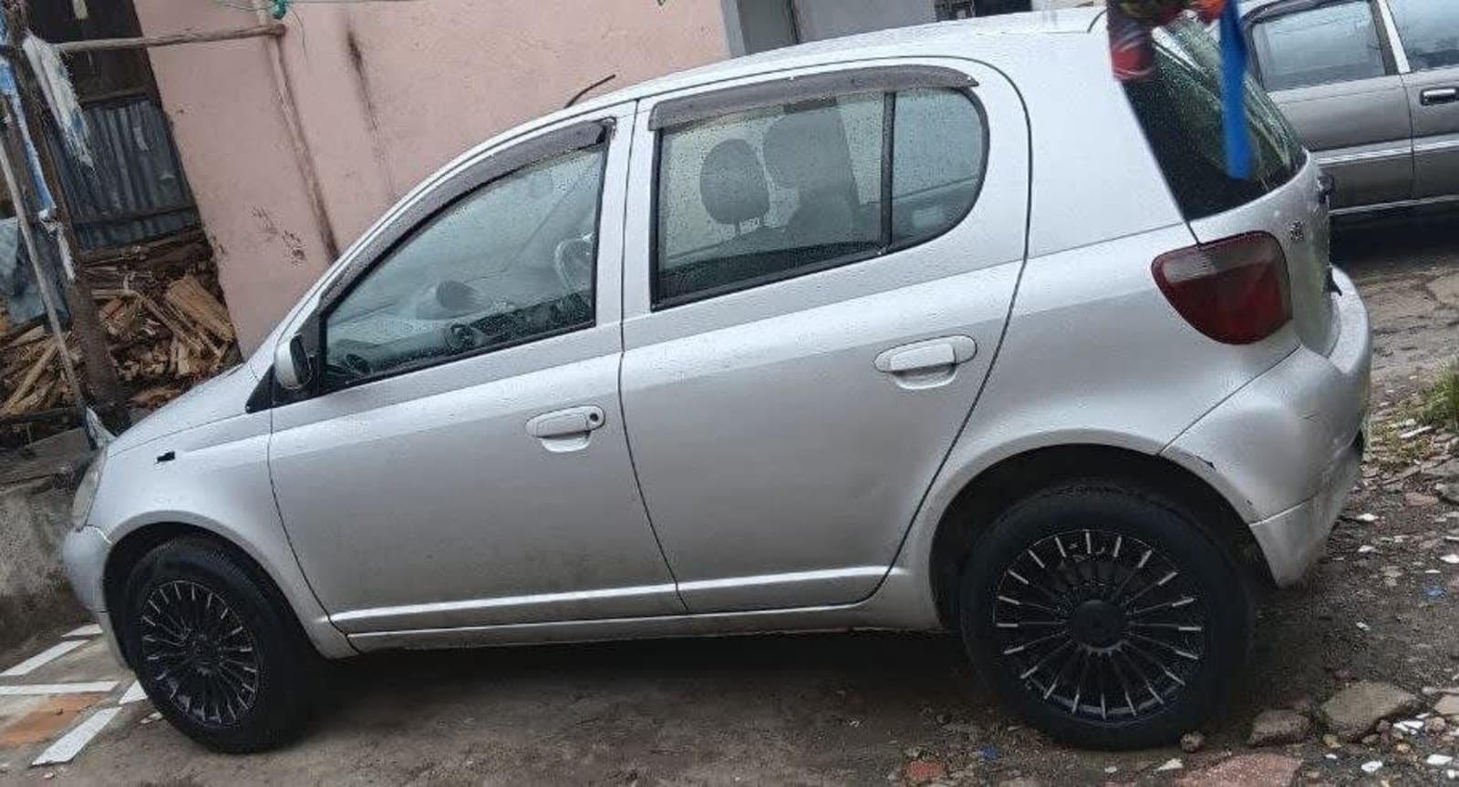 1999 Toyota Vitz — photo 5