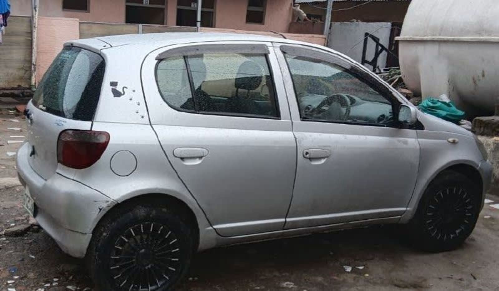 1999 Toyota Vitz — photo 6