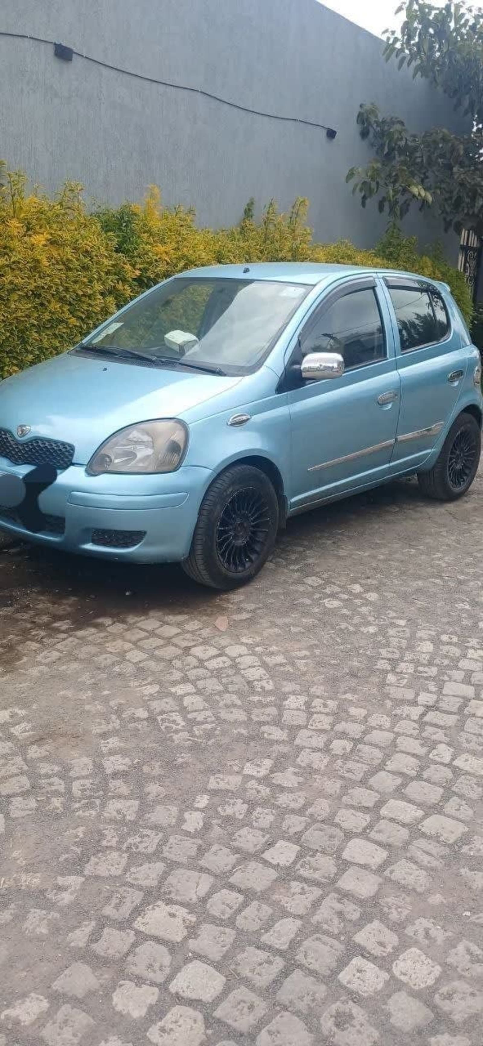 2003 Toyota Vitz โ photo 2