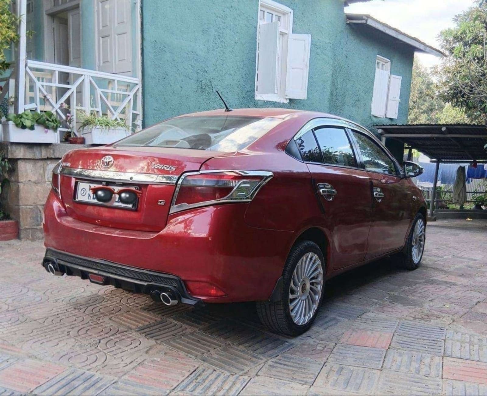 2014 Toyota Yaris Sedan — photo 4
