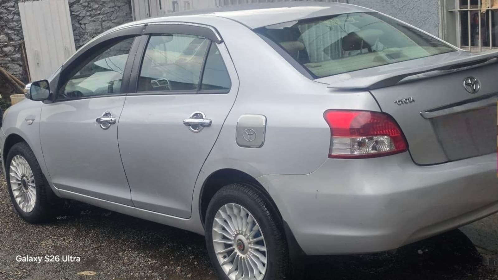 2010 Toyota Yaris Belta — photo 5
