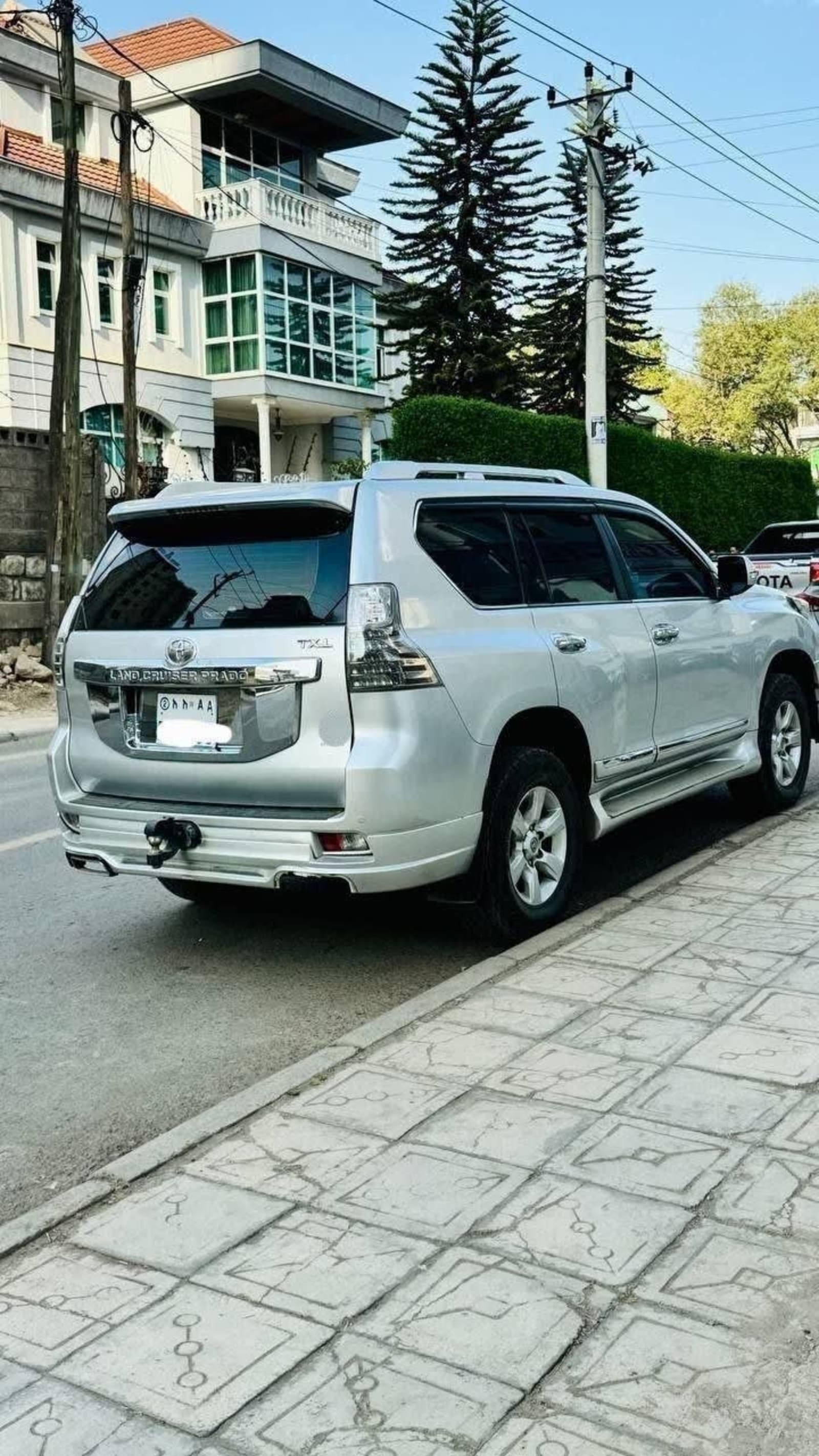 2016 Toyota Land Cruiser Prado — photo 3
