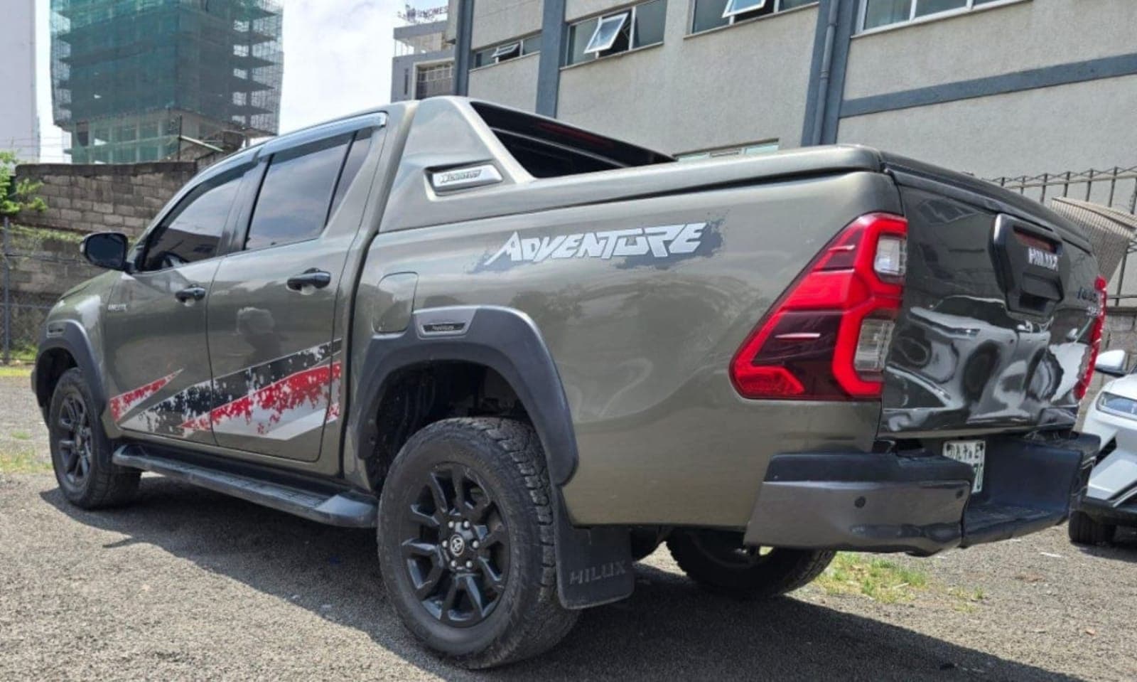 2022 Toyota Hilux Adventure — photo 1