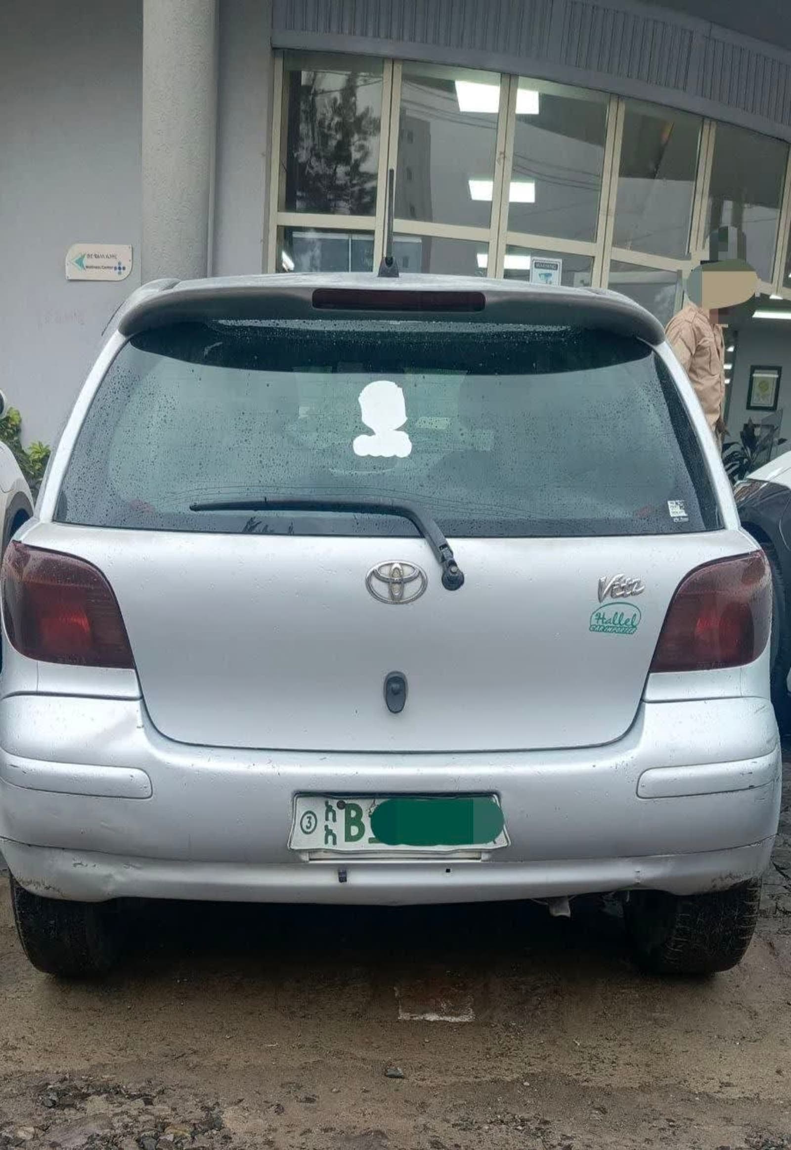 2004 Toyota Vitz — photo 6