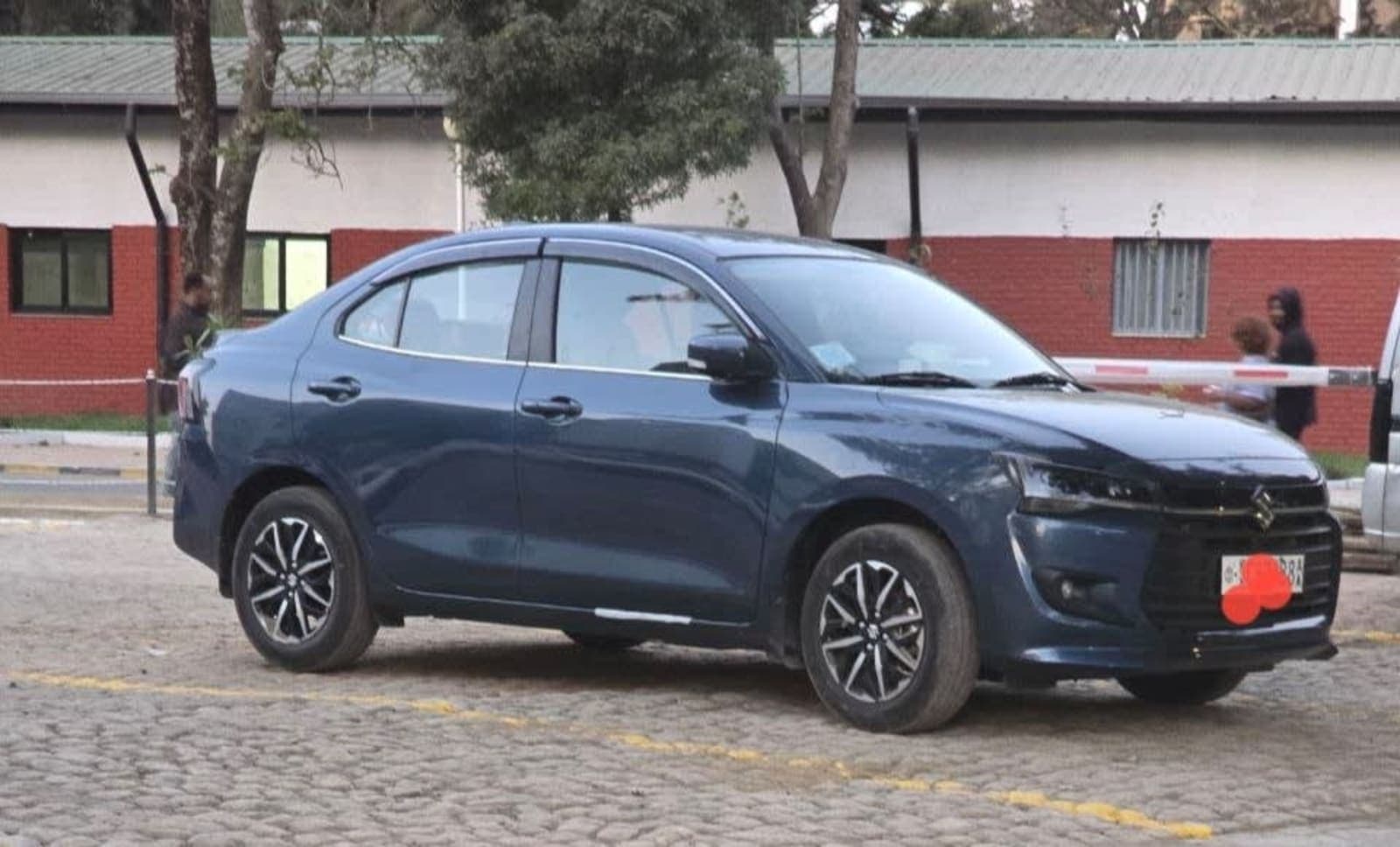 2025 Suzuki Dzire hybrid — photo 2