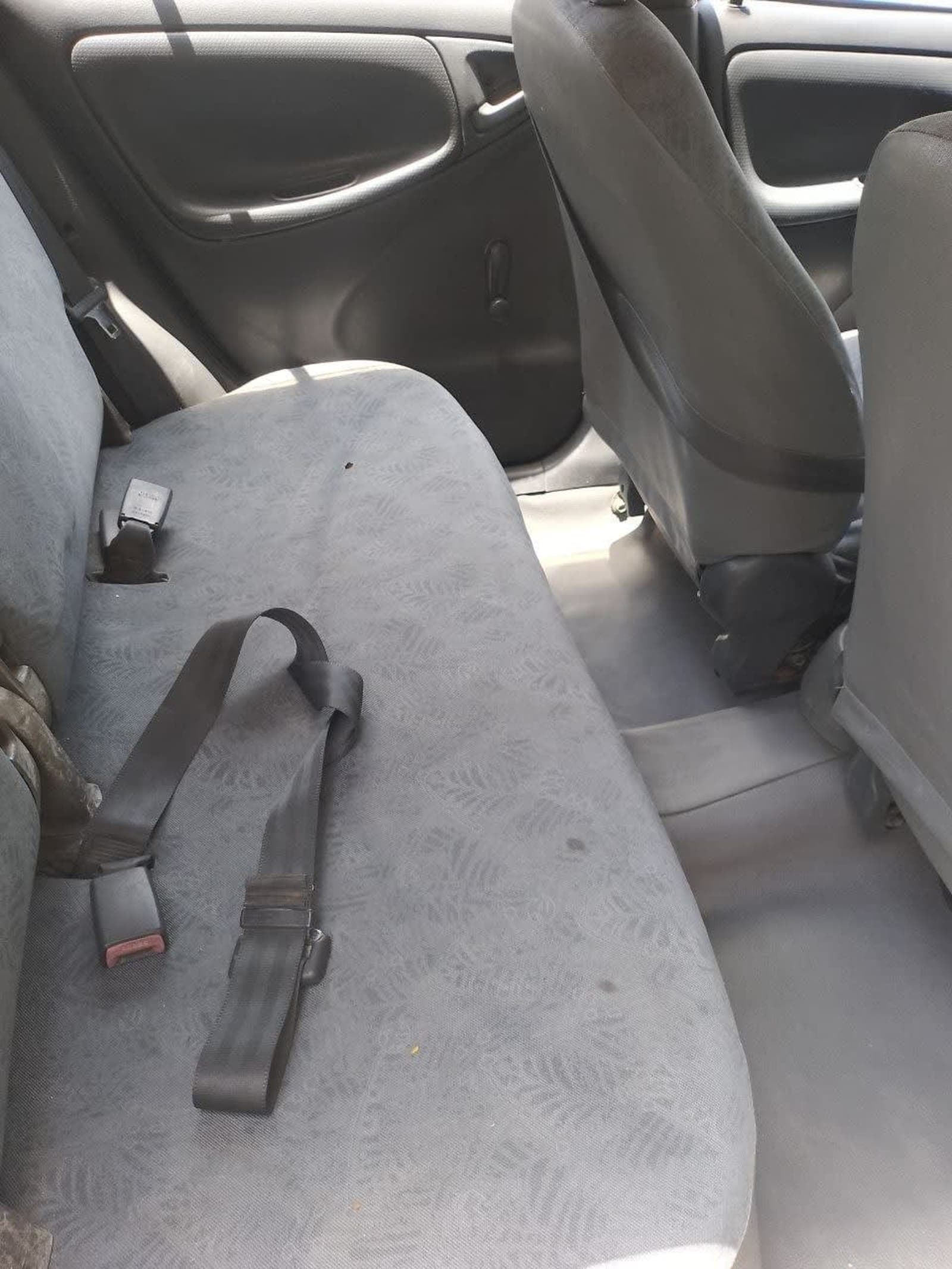 2001 Toyota Vitz — photo 1