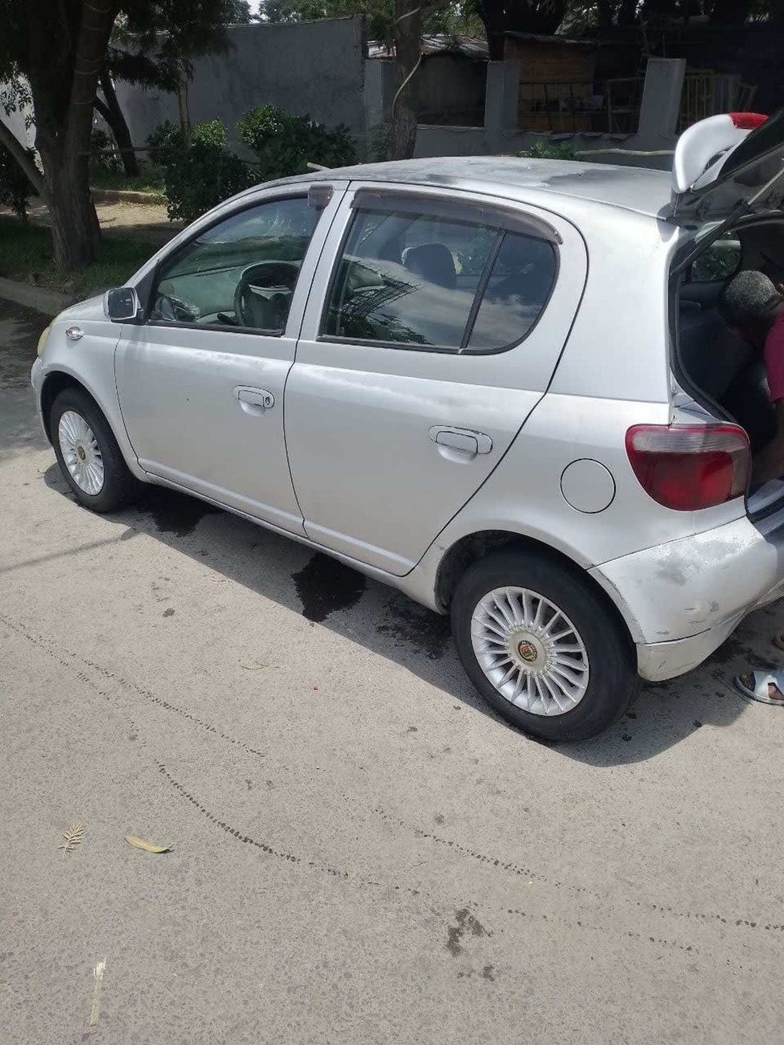 2001 Toyota Vitz — photo 4