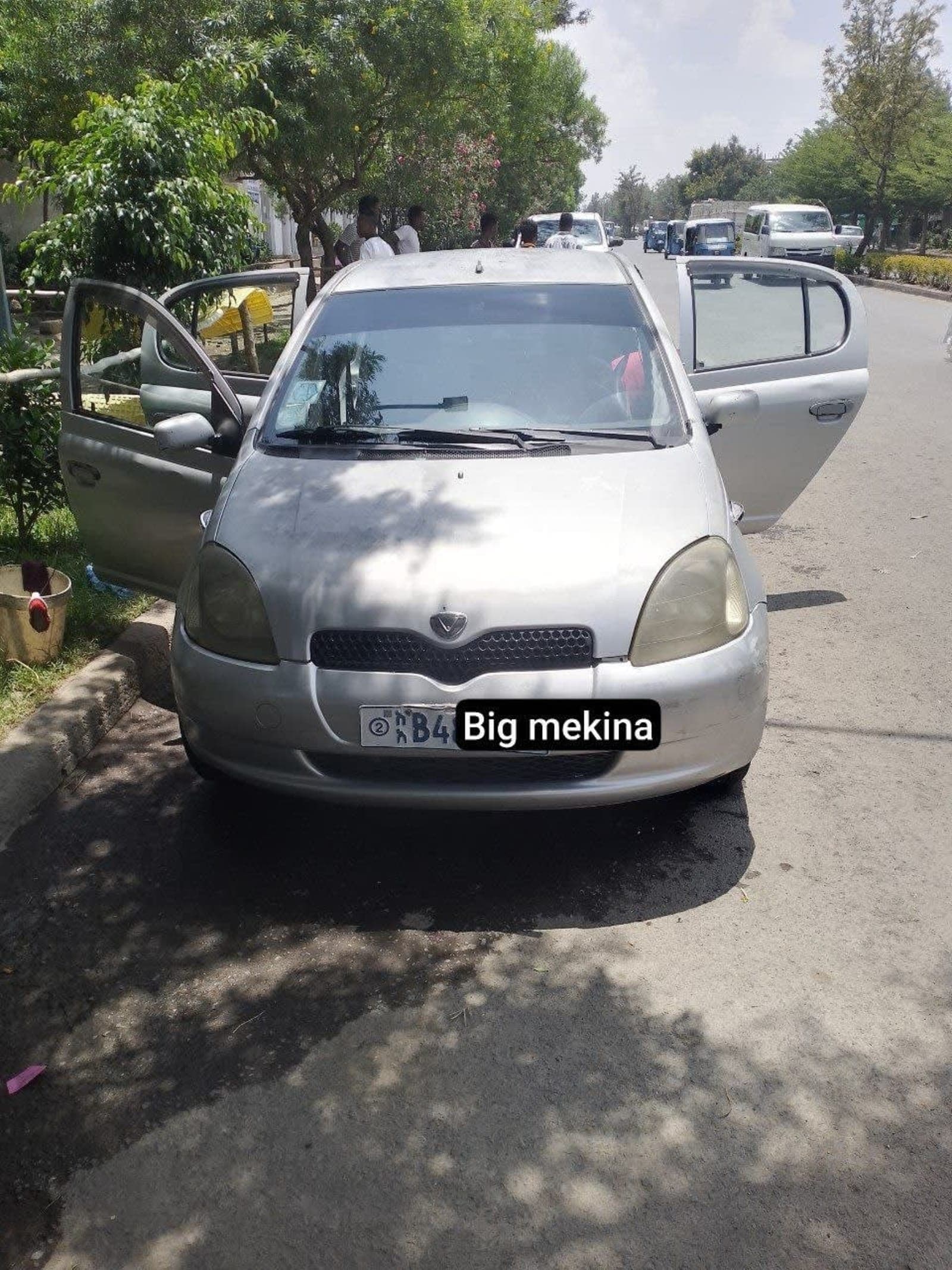 2001 Toyota Vitz — photo 6