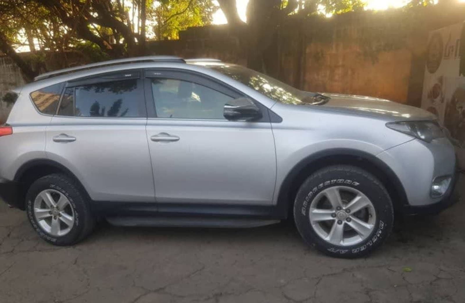 2013 Toyota Rav4 — photo 2