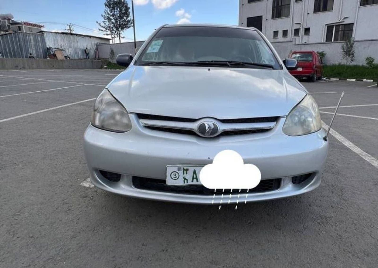 2005 Toyota Platz — photo 1