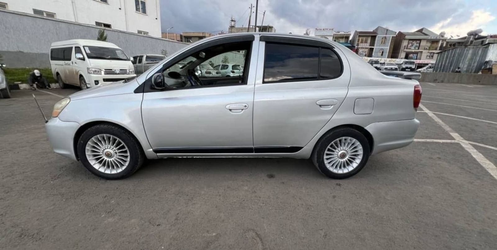 2005 Toyota Platz — photo 5