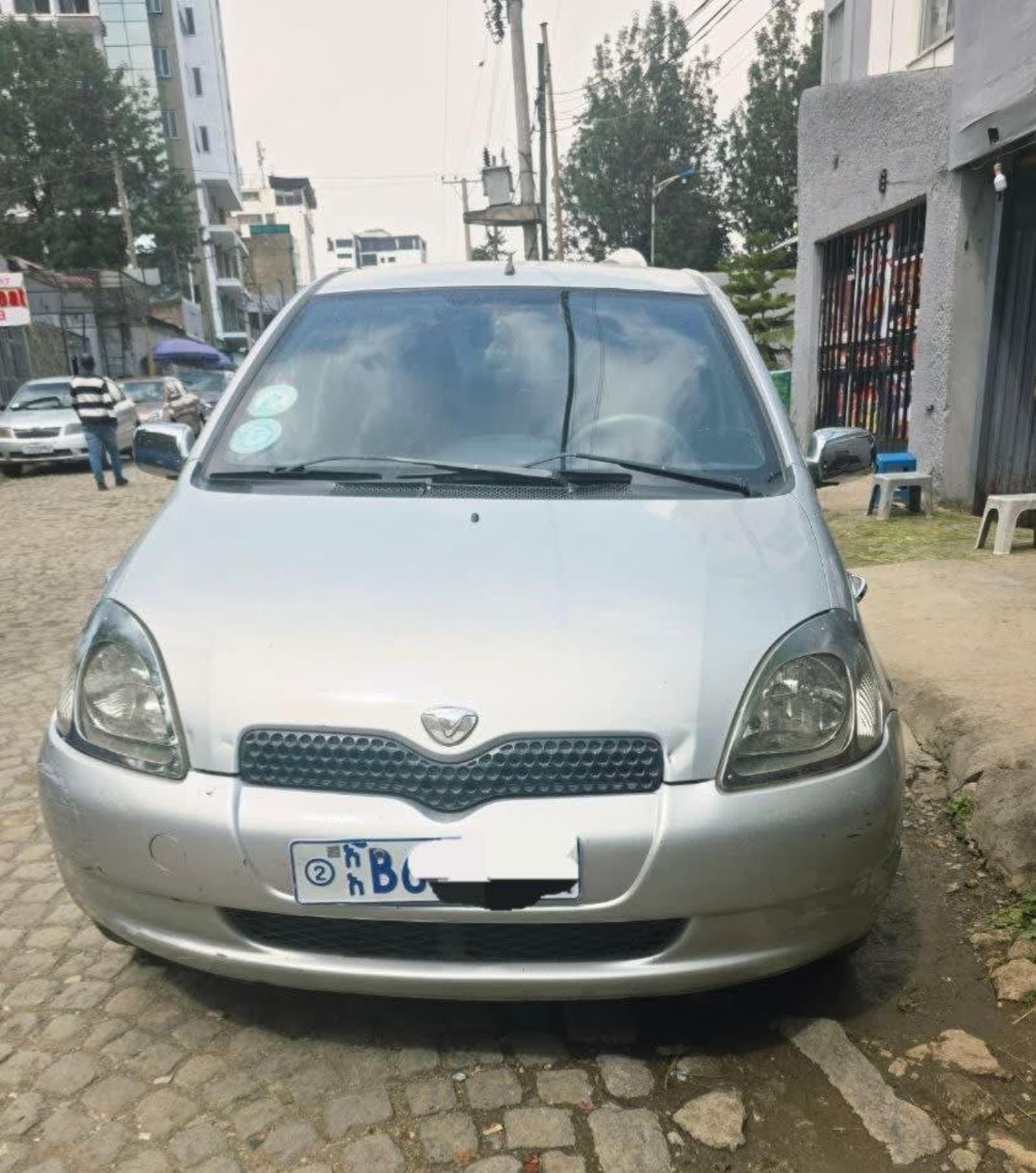 2001 Toyota Vitz — photo 2
