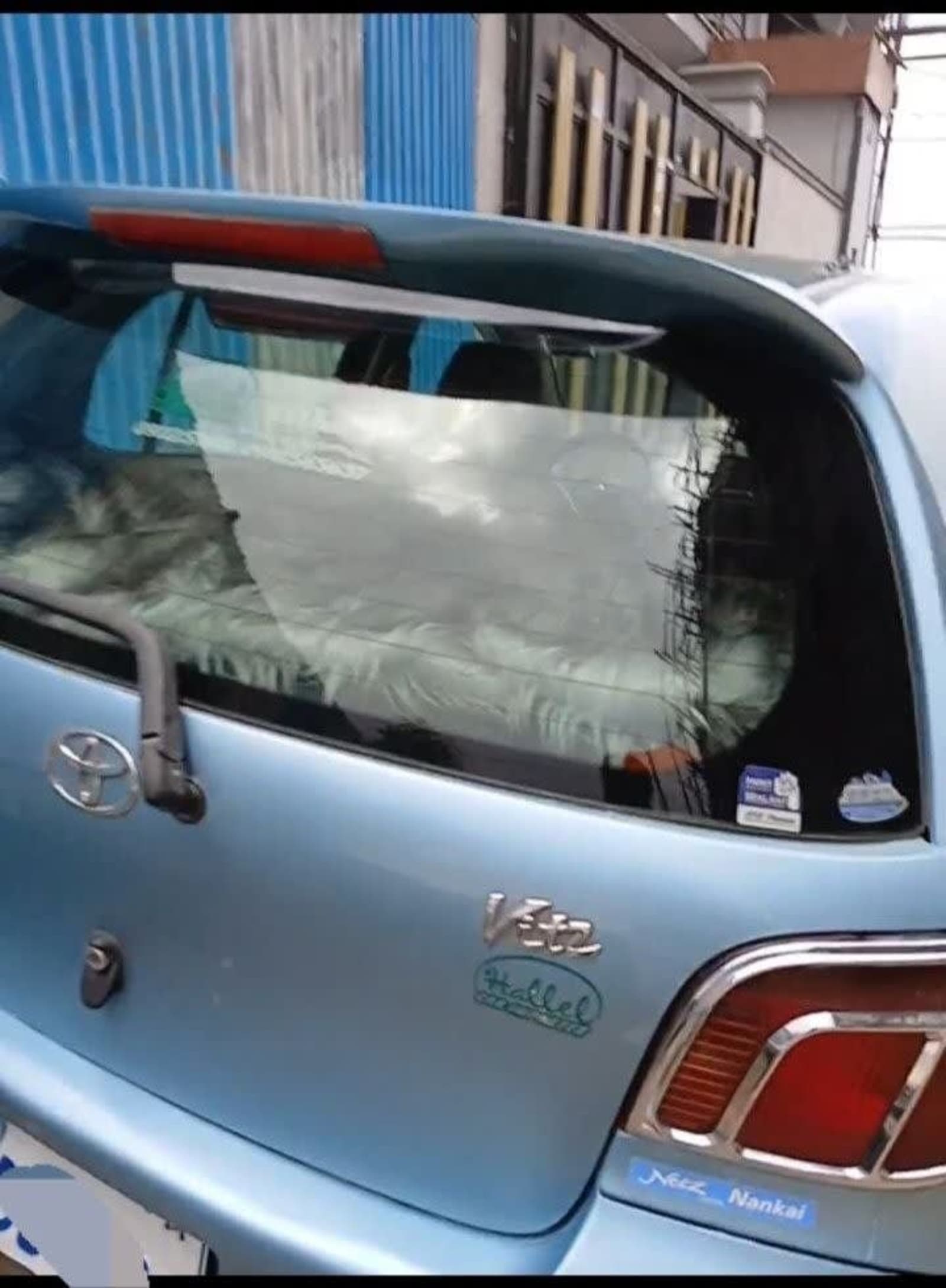 2002 Toyota Vitz — photo 1