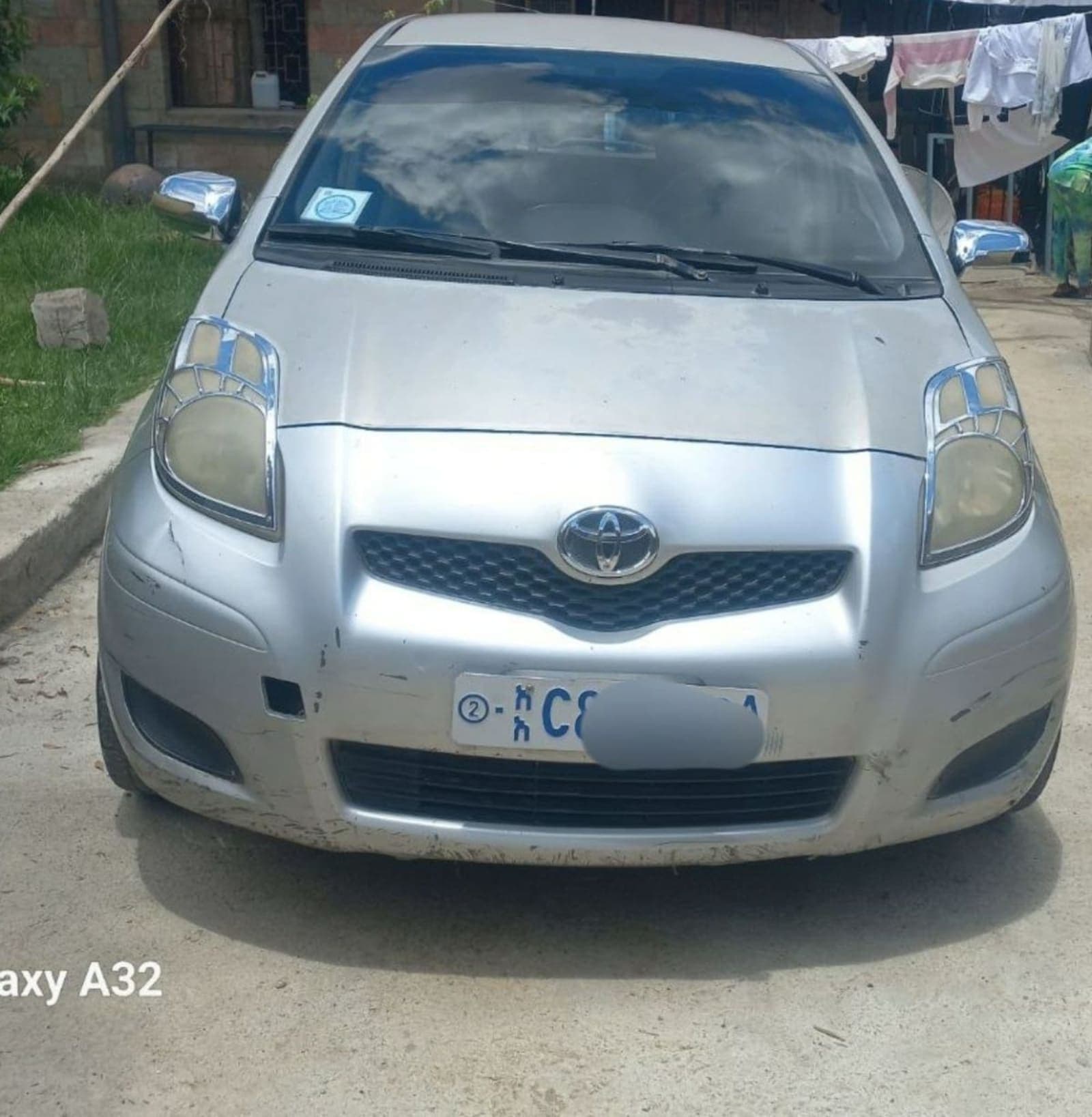 2009 Toyota Yaris Compact — photo 1