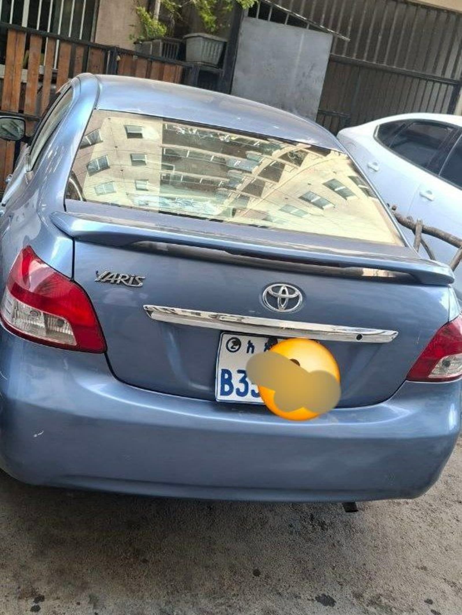 2010 Toyota Yaris Belta — photo 3