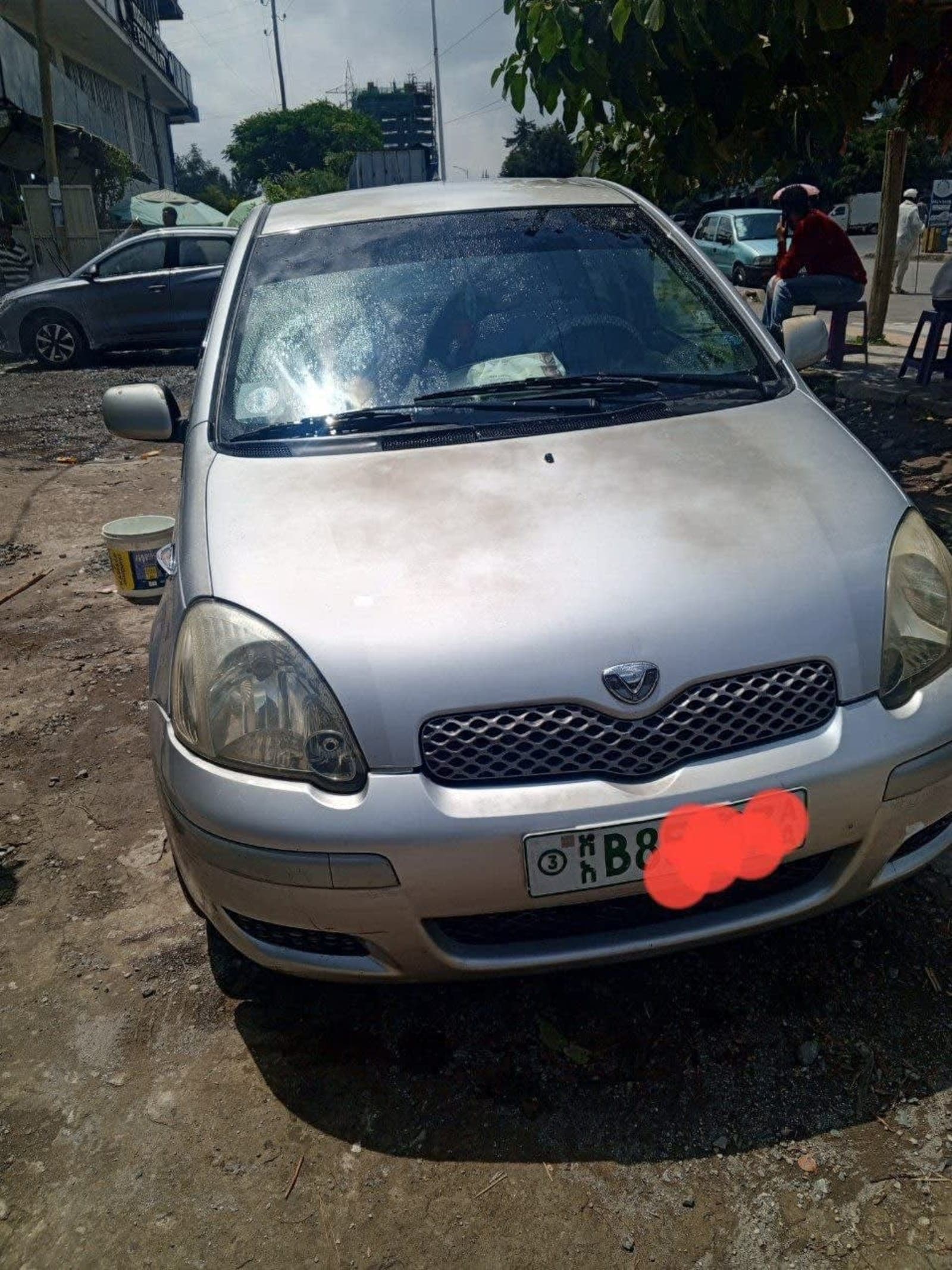 2004 Toyota Vitz — photo 1