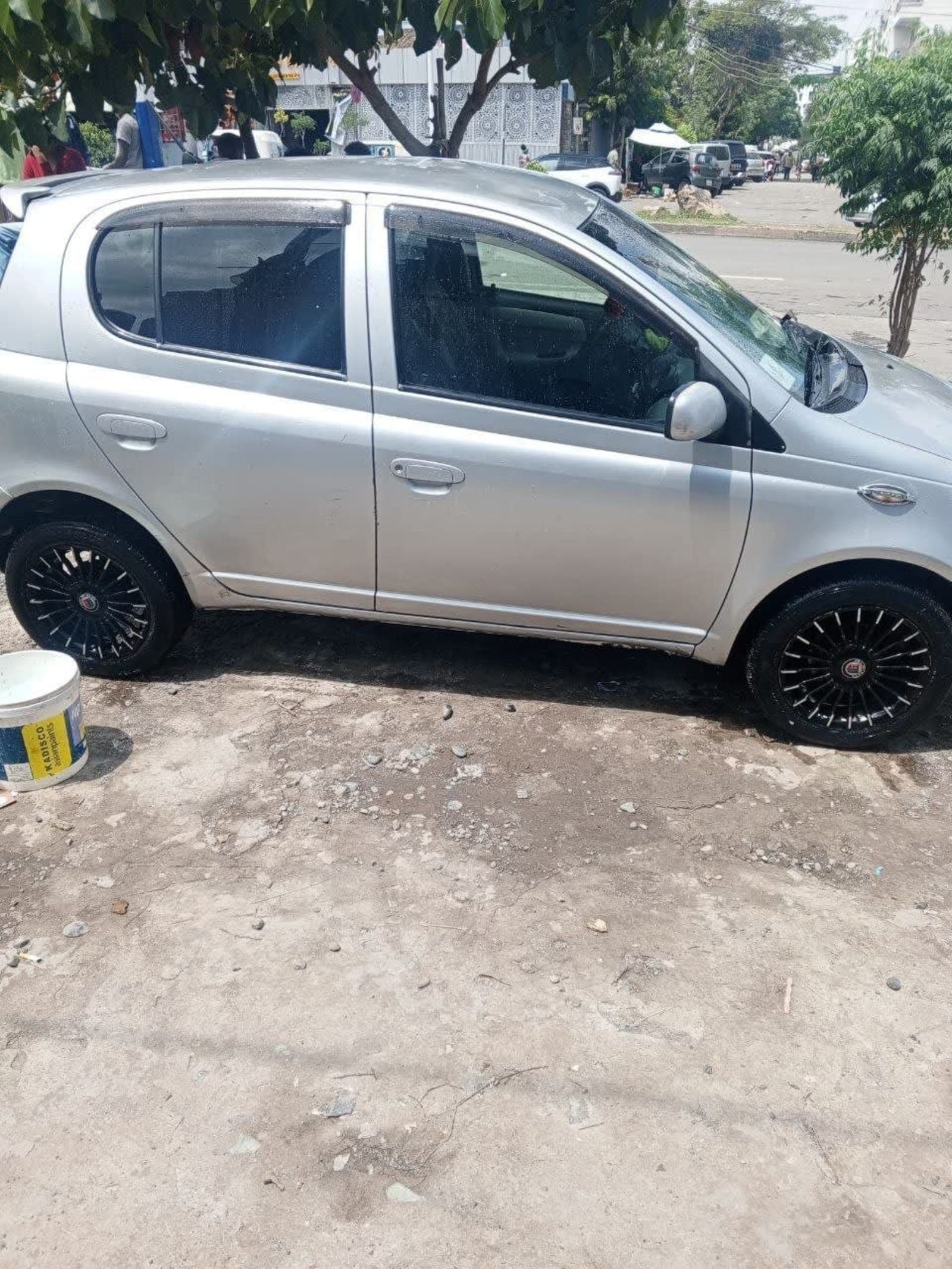 2004 Toyota Vitz — photo 6