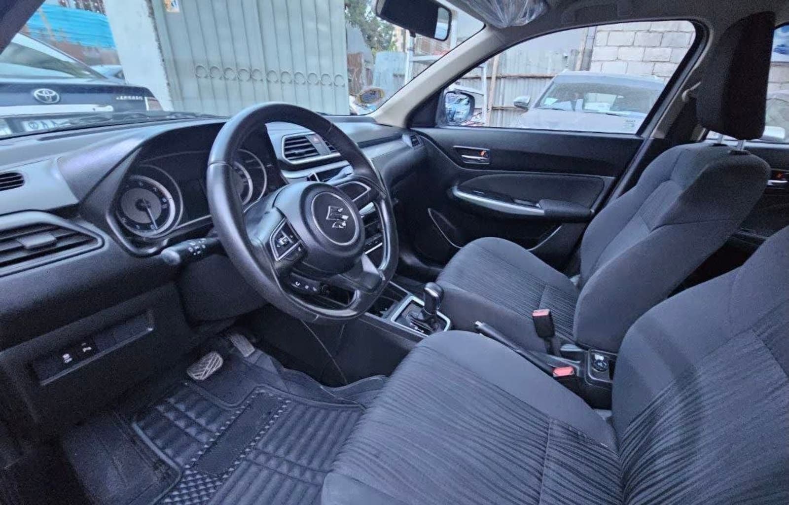 2022 Suzuki Dzire — photo 1