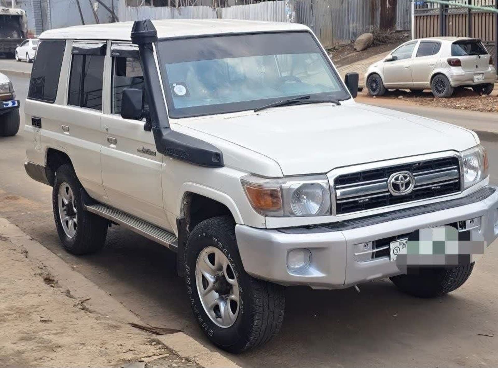 2012 Toyota LandCruiser Mark II — photo 1