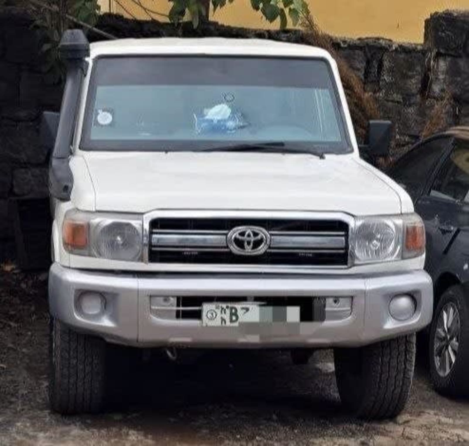 2012 Toyota LandCruiser Mark II — photo 4