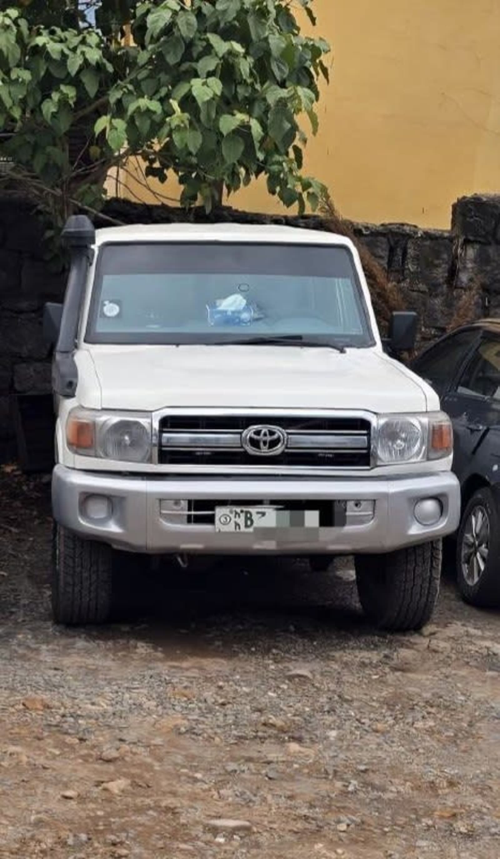 2012 Toyota Land Cruiser Mark II Hardtop — photo 1