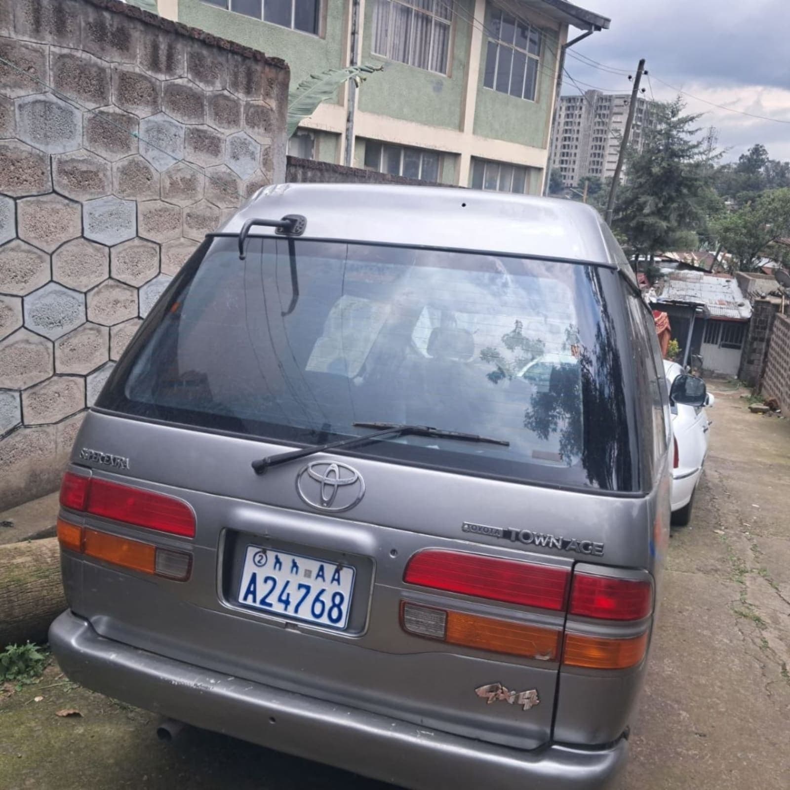 1998 Toyota Townace — photo 2