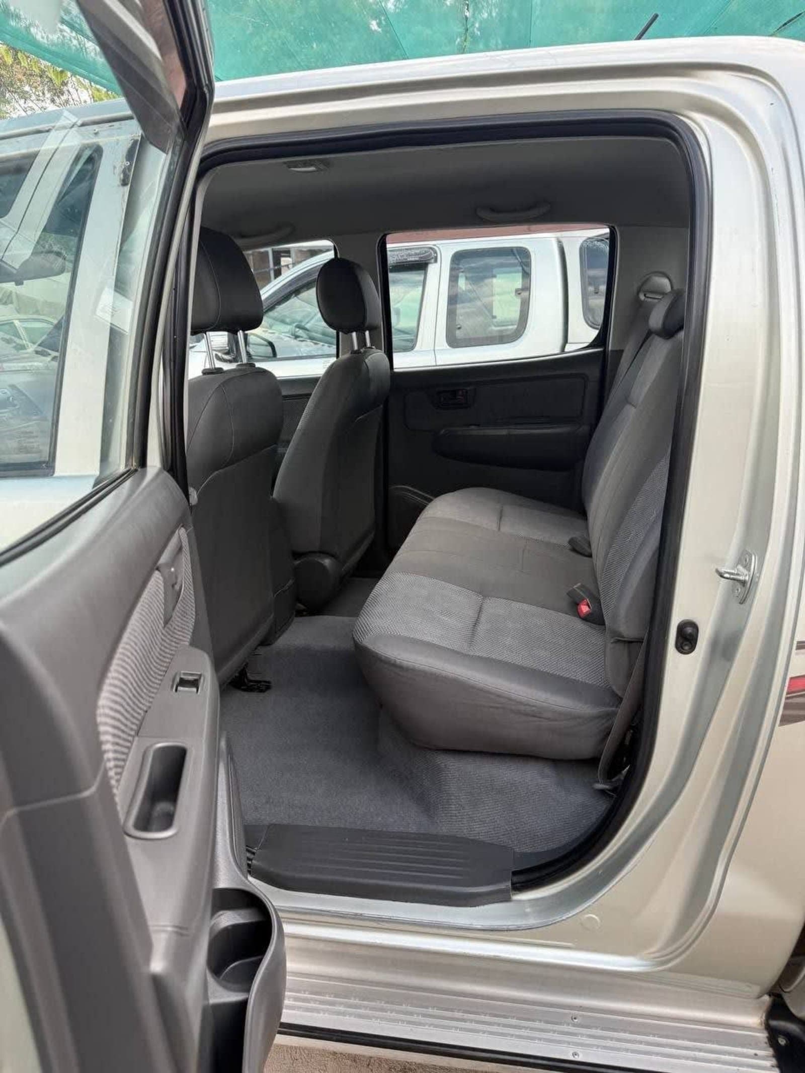 2014 Toyota Hilux Vigo — photo 2