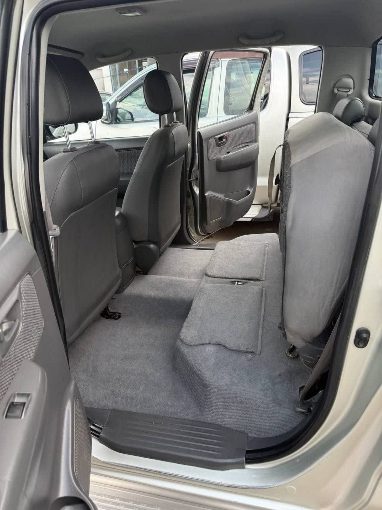 2014 Toyota Hilux Vigo — photo 7