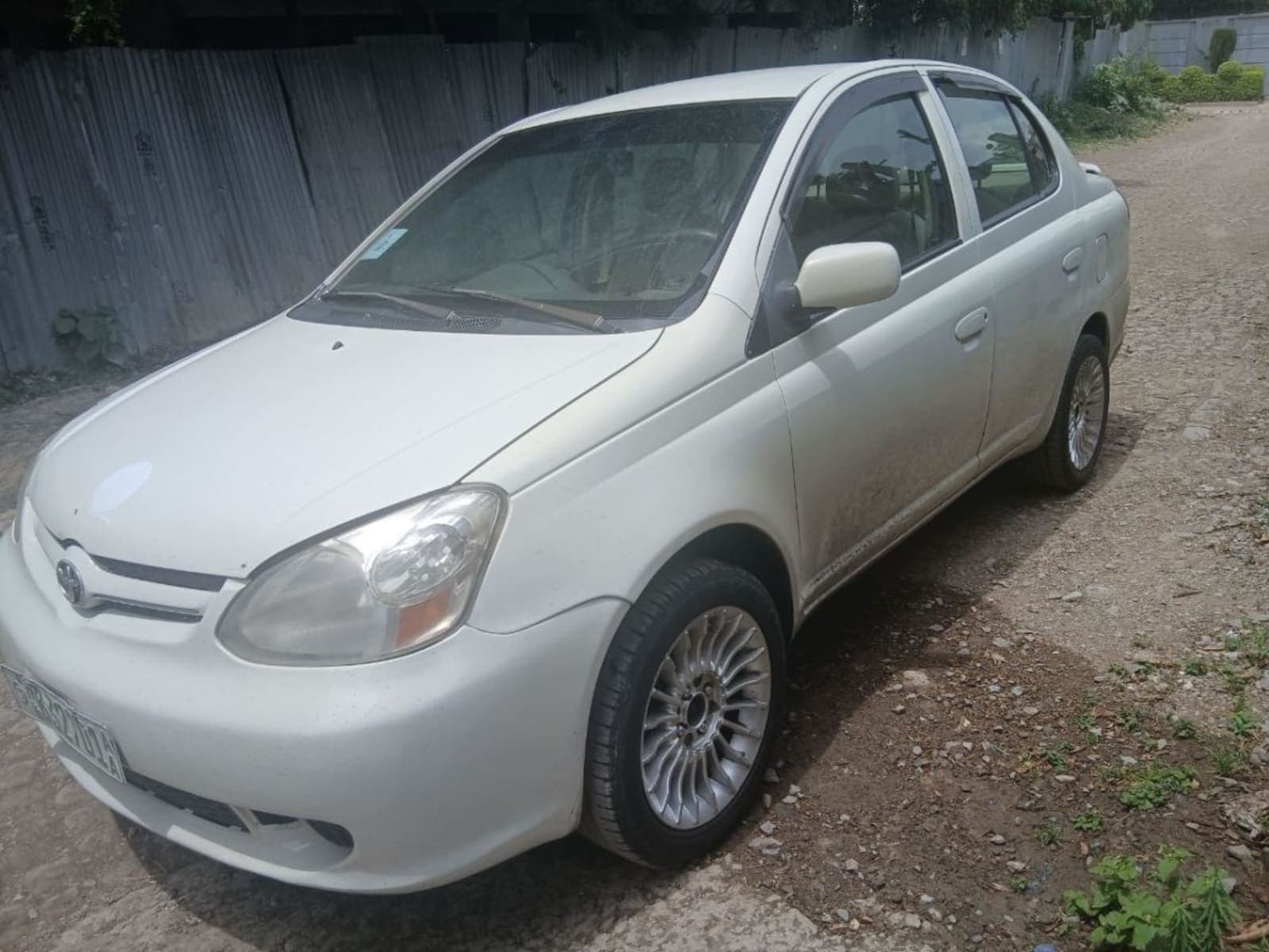 2005 Toyota Platz — photo 6