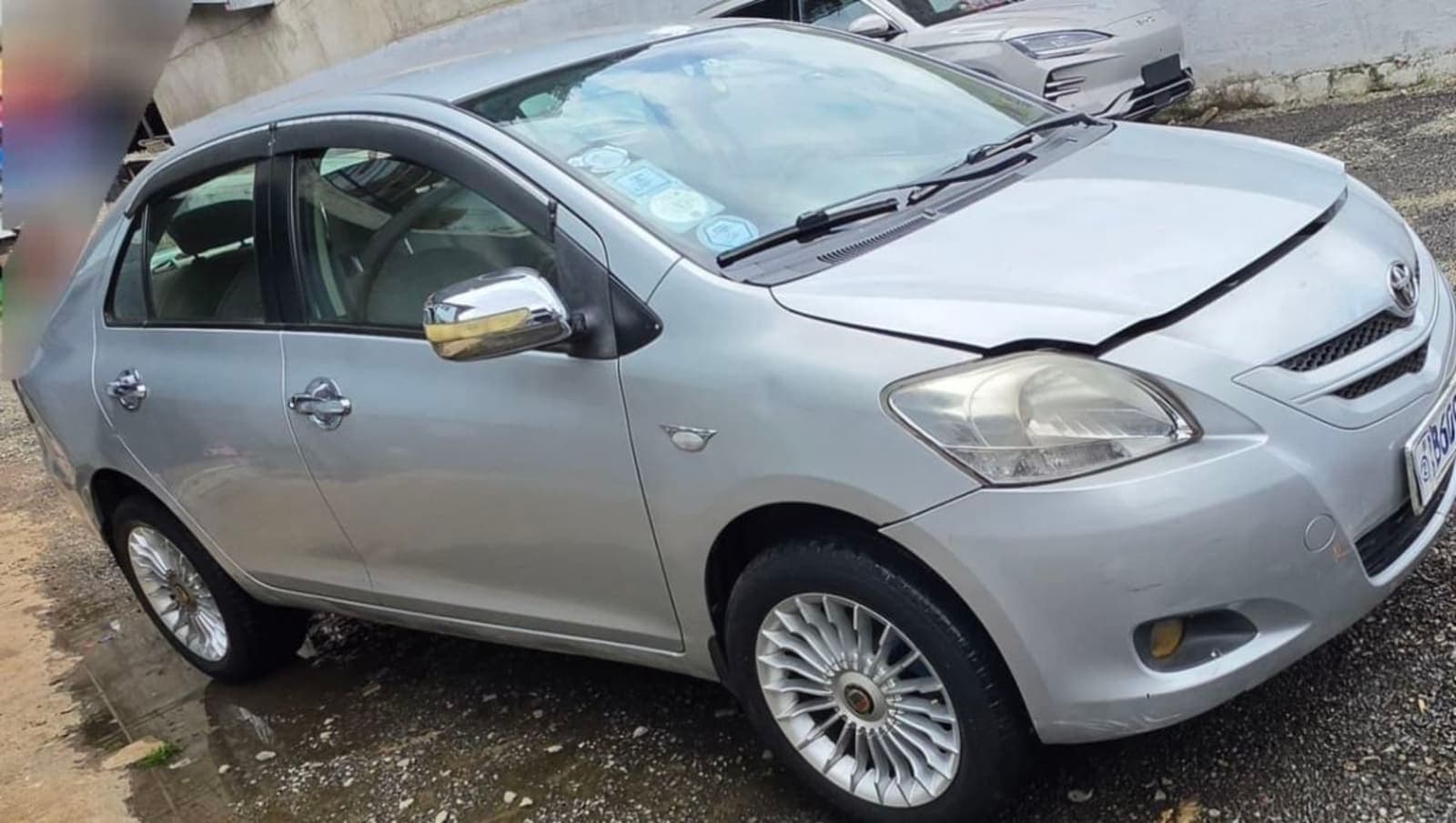 2010 Toyota Yaris Belta — photo 4