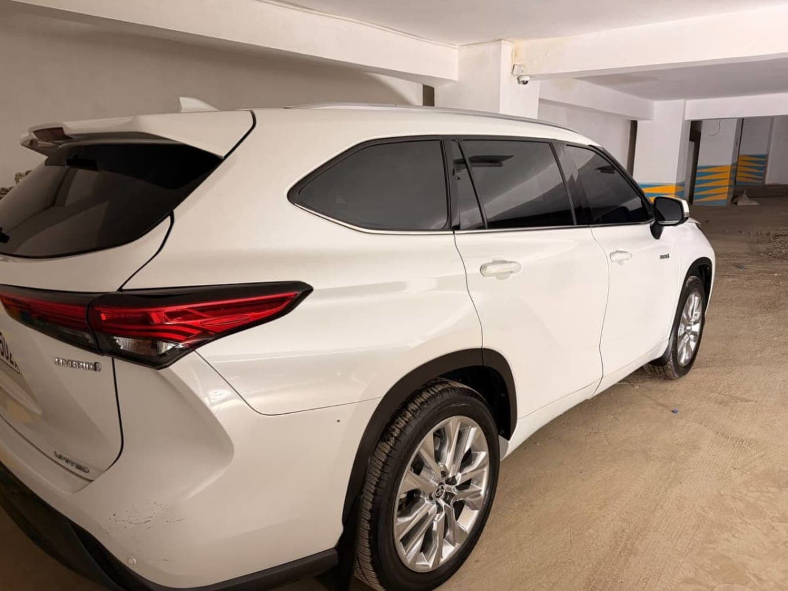 2024 Toyota Highlander Hybrid Limited — photo 3