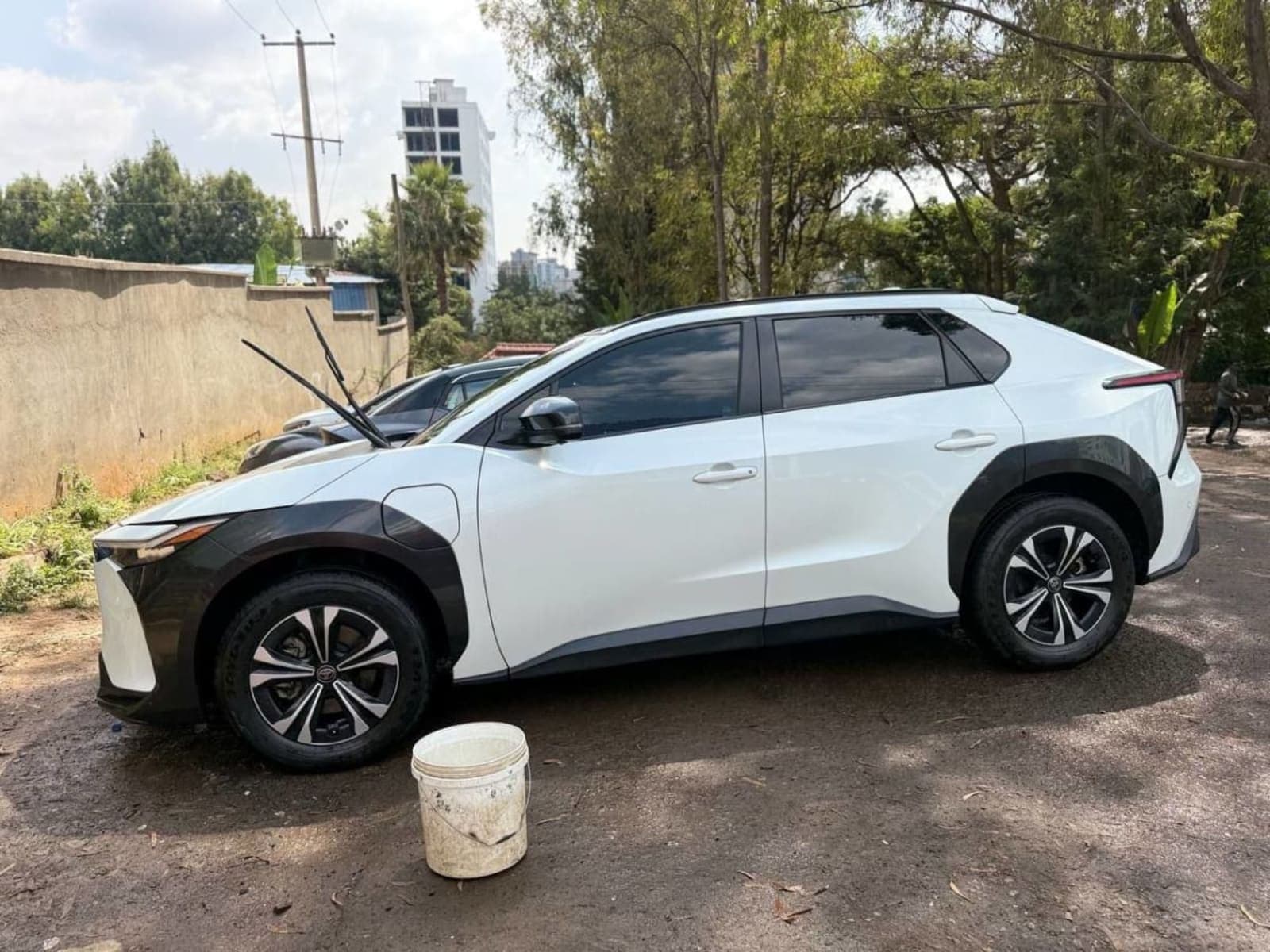 2024 Toyota BZ4X EV Ultra — photo 2