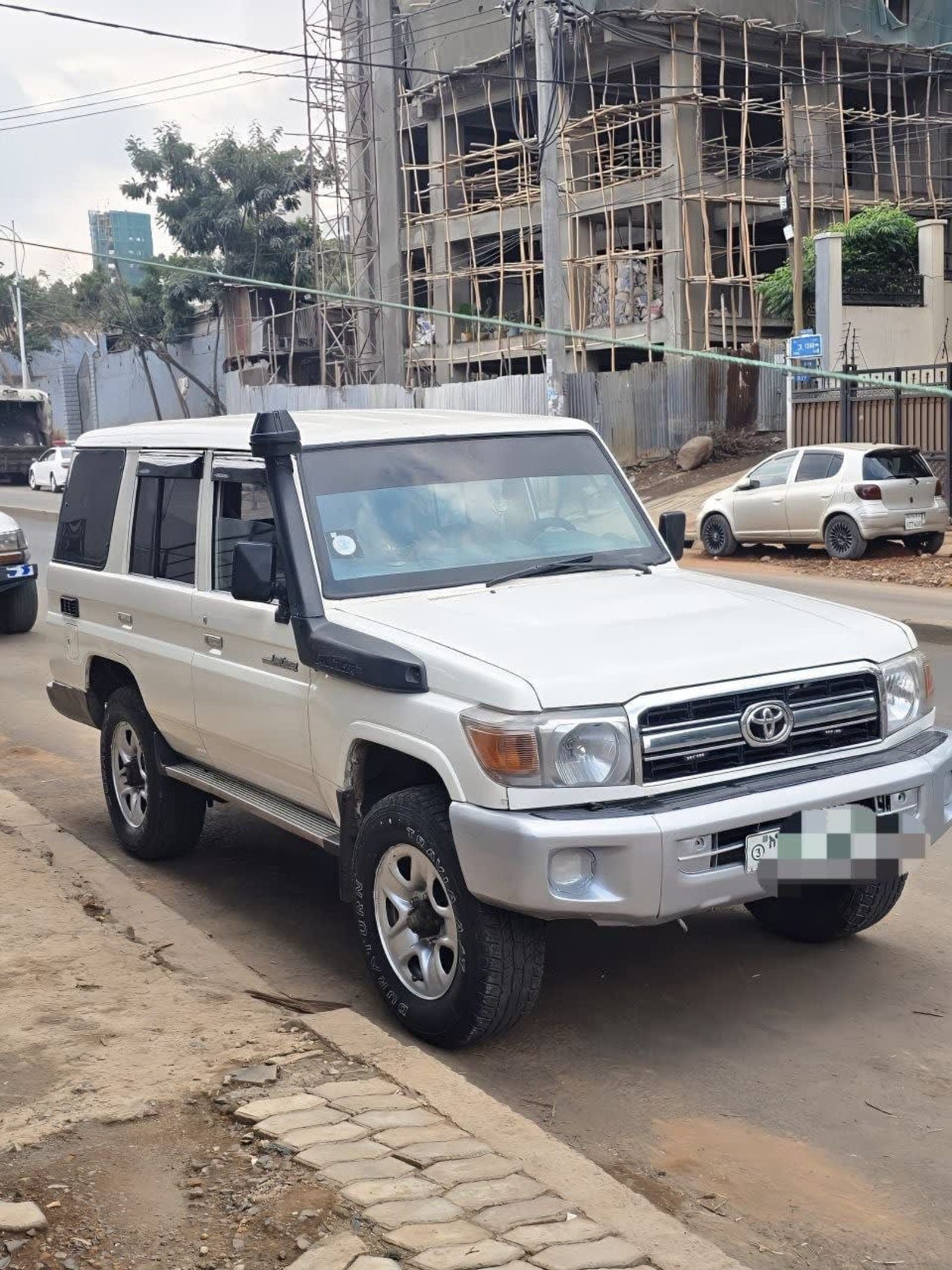 2012 Toyota LandCruiser Mark II — photo 3