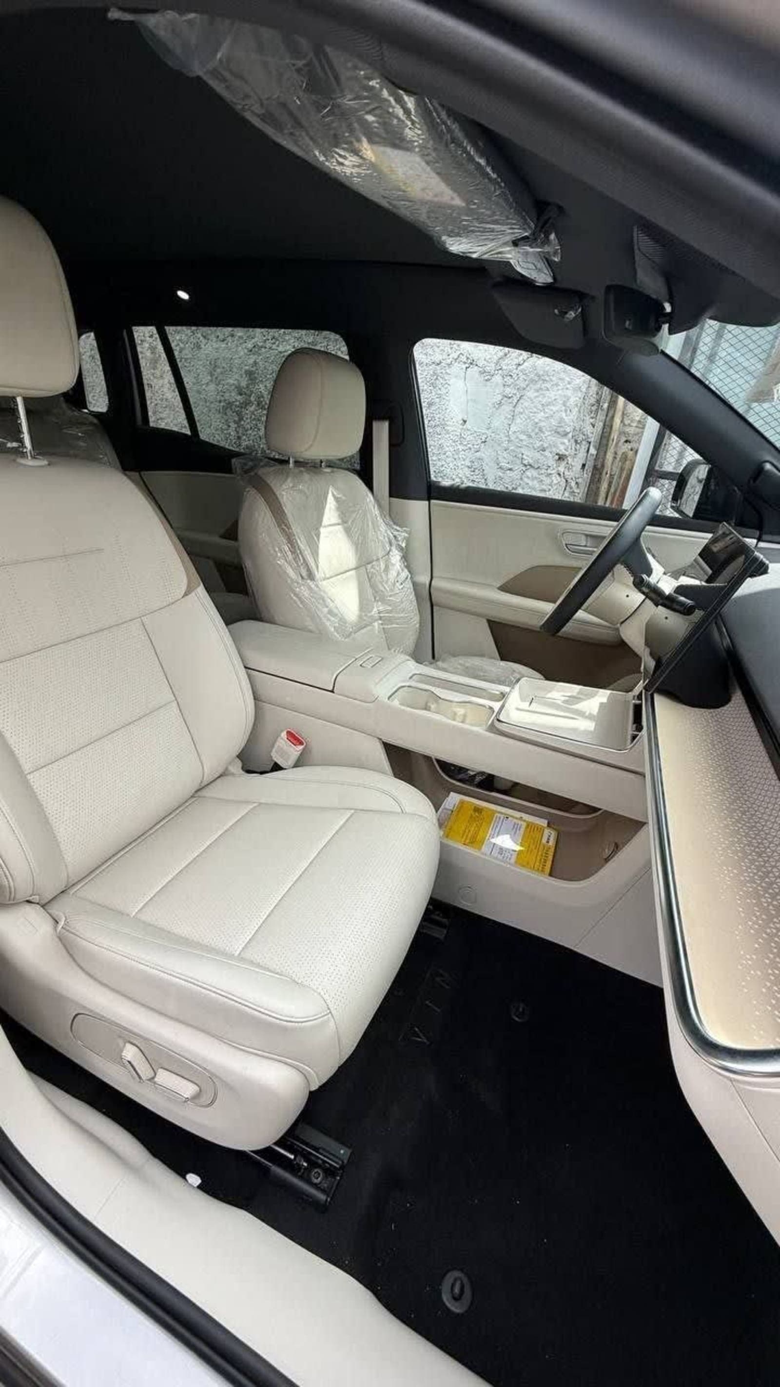 2025 Toyota bZ3X — photo 1