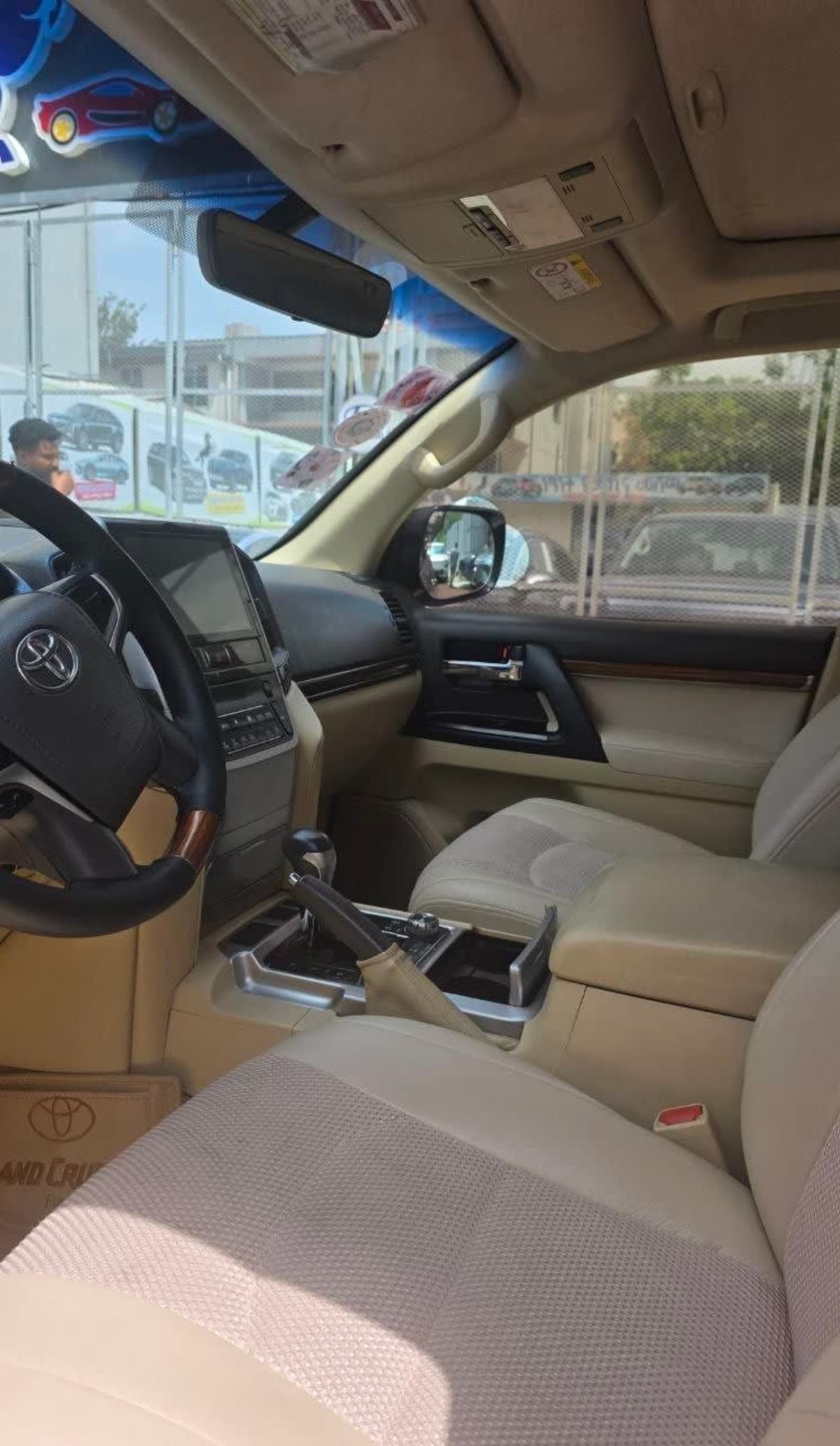 2017 Toyota Landcruiser V8 GX.R