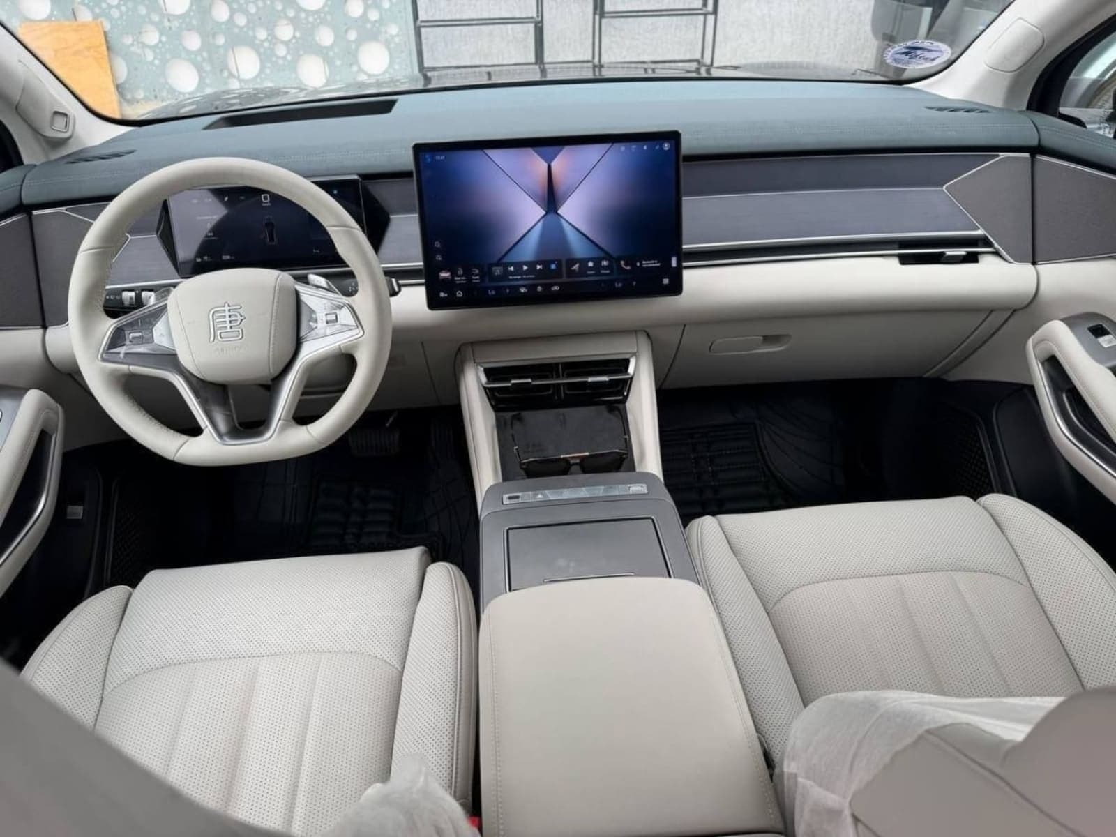 2025 BYD Tang L — photo 3