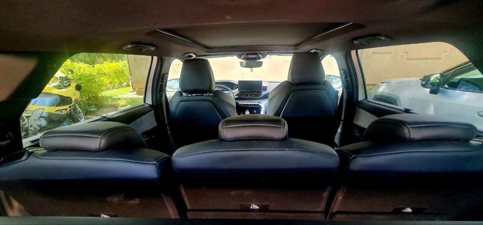 2021 PEUGEOT 5008 — photo 4